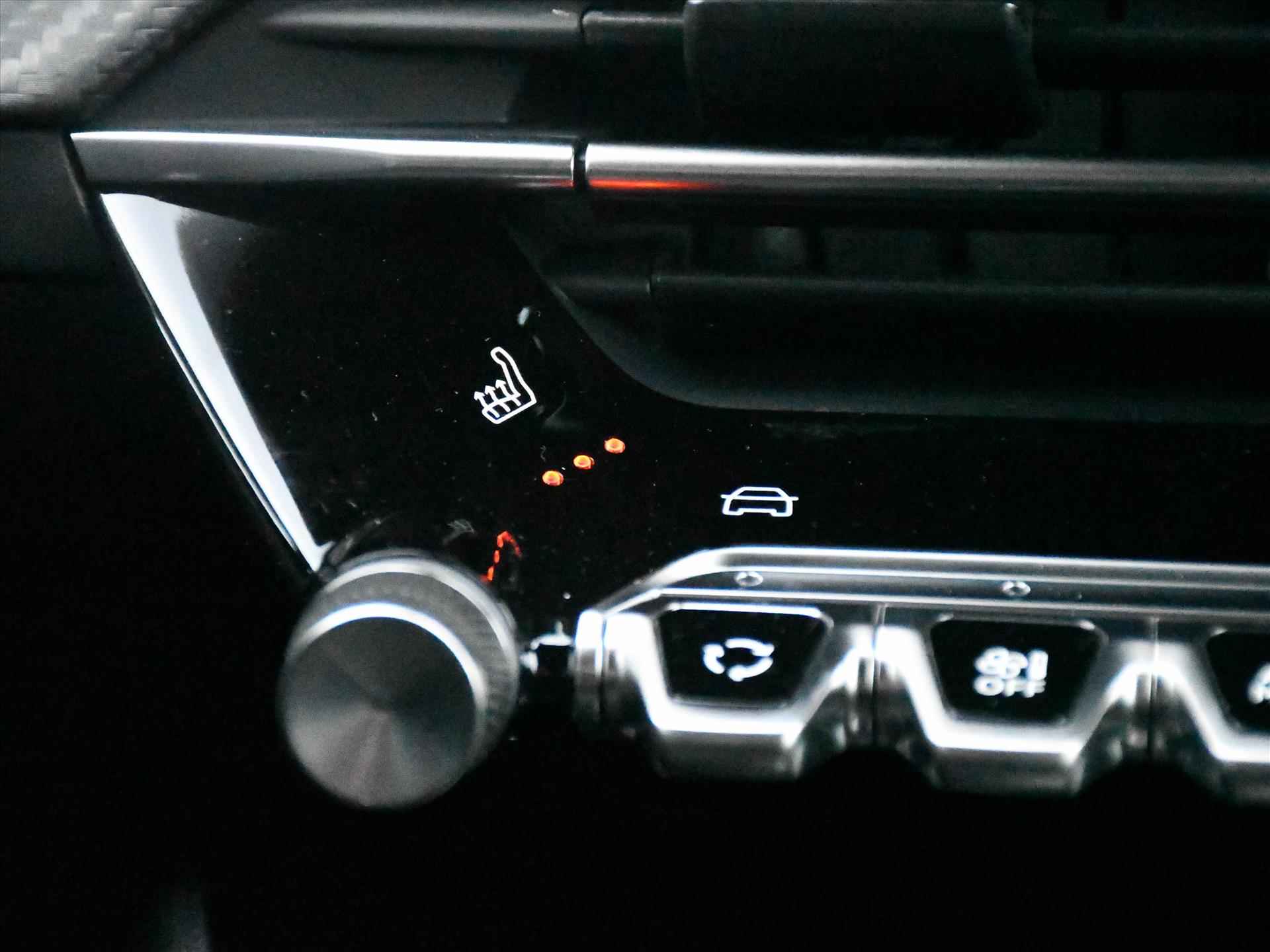 Peugeot e-2008 Allure EV 54kWh 156pk ADAPT. CRUISE | CAM. VOOR + ACHTER | NAVI | STOELVERW. | DODE HOEK | KEYLESS - 20/32