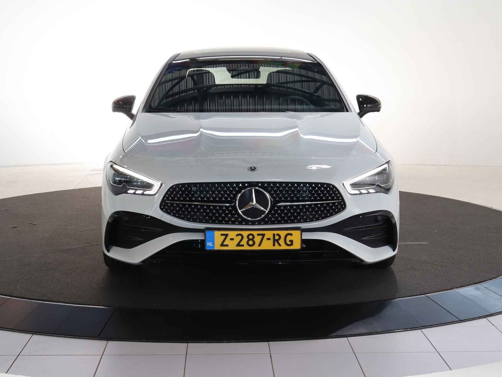 Mercedes-Benz CLA-klasse 180 AMG Line | Panoramadak | Night pakket | 19-Inch | Burmester | MBUX | Stoelverwarming - 4/23