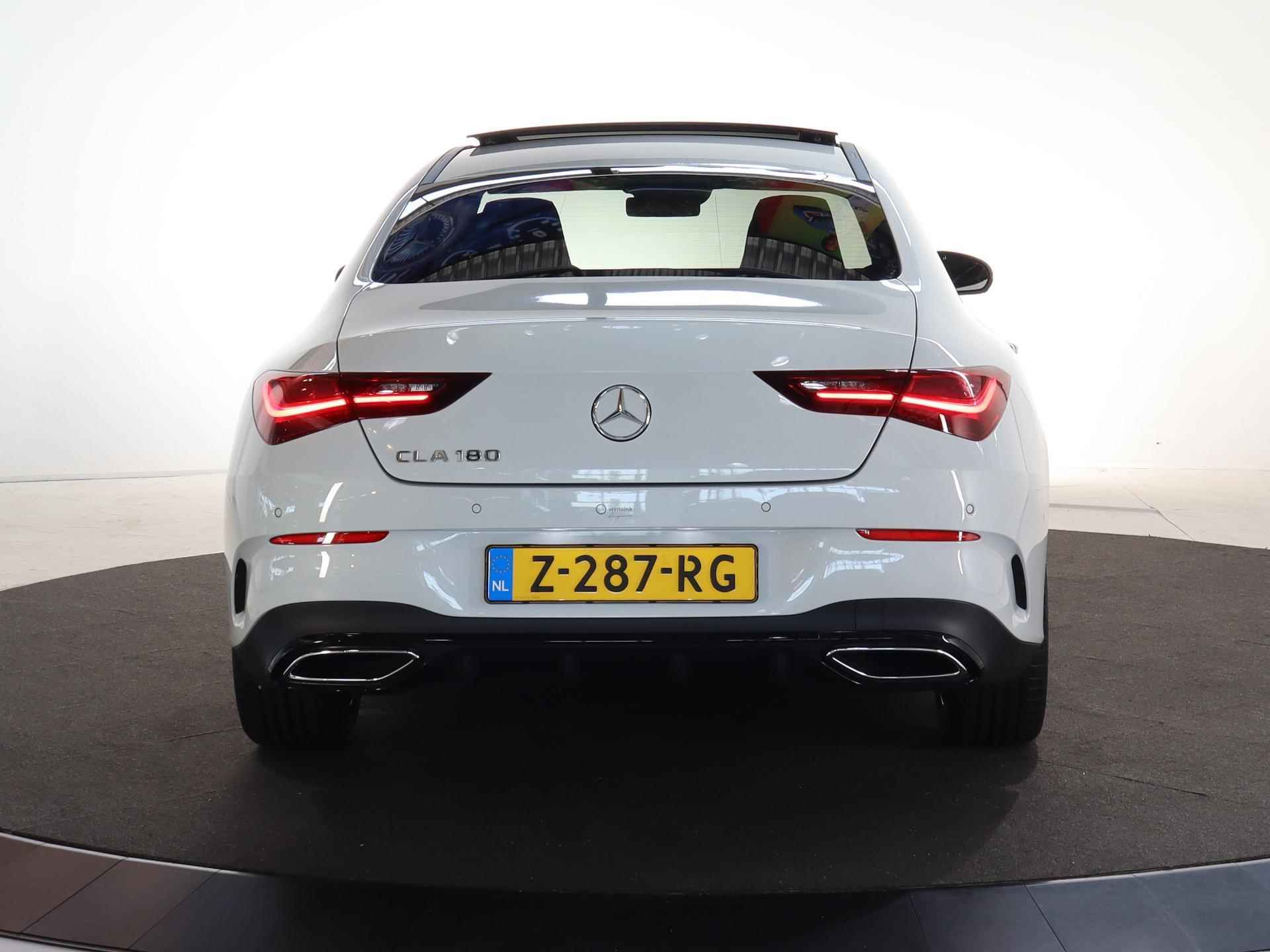 Mercedes-Benz CLA-klasse 180 AMG Line | Panoramadak | Night pakket | 19-Inch | Burmester | MBUX | Stoelverwarming - 5/23