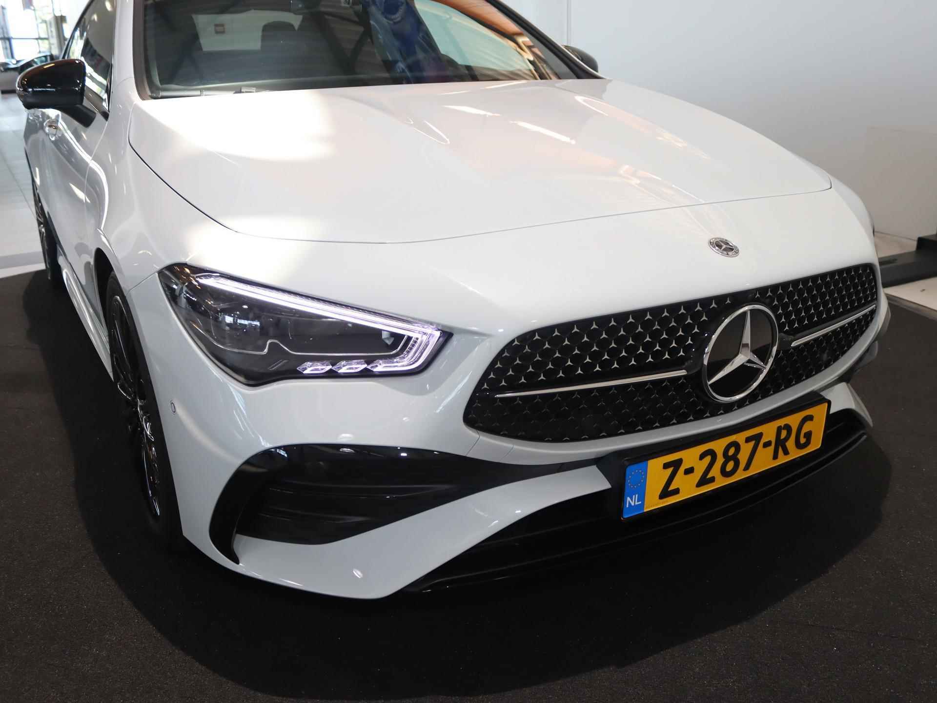 Mercedes-Benz CLA-klasse 180 AMG Line | Panoramadak | Night pakket | 19-Inch | Burmester | MBUX | Stoelverwarming - 8/23