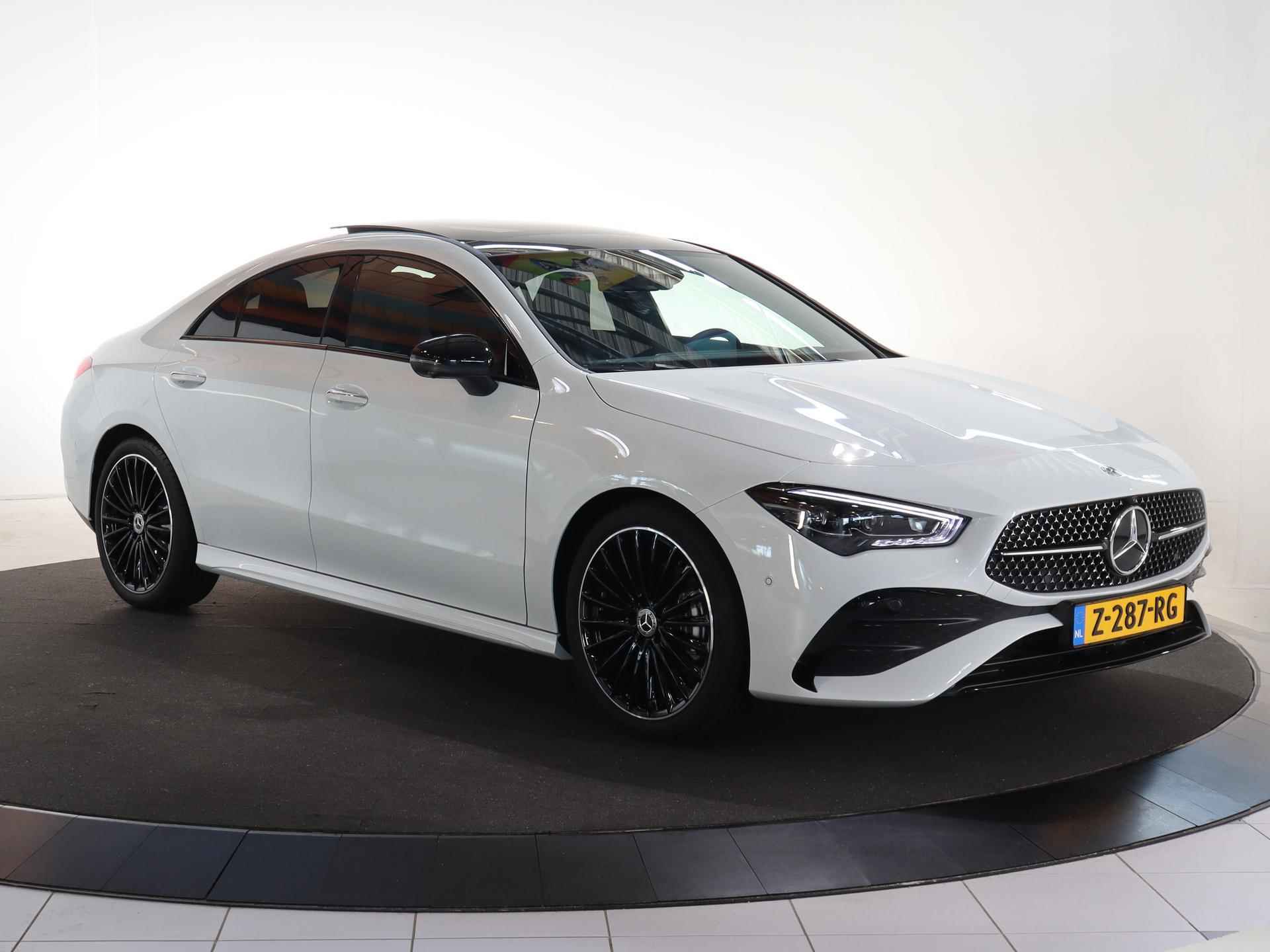 Mercedes-Benz CLA-klasse 180 AMG Line | Panoramadak | Night pakket | 19-Inch | Burmester | MBUX | Stoelverwarming - 21/23