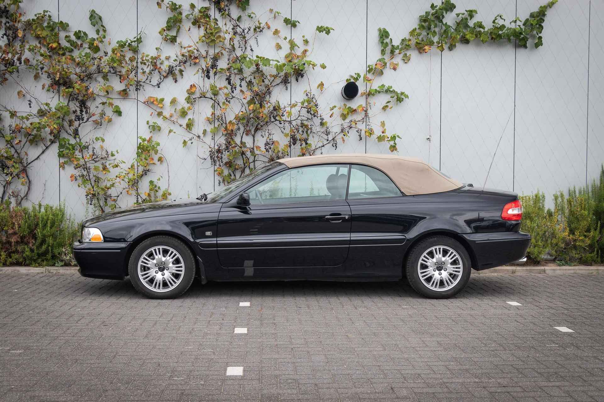 Volvo C70 Convertible 2.0T Aut.5 Luxury Line | Lederen bekleding | Dolby audio |Cruise Control | Climate Control | Stoelverwarming | Unieke KM-stand - 23/23