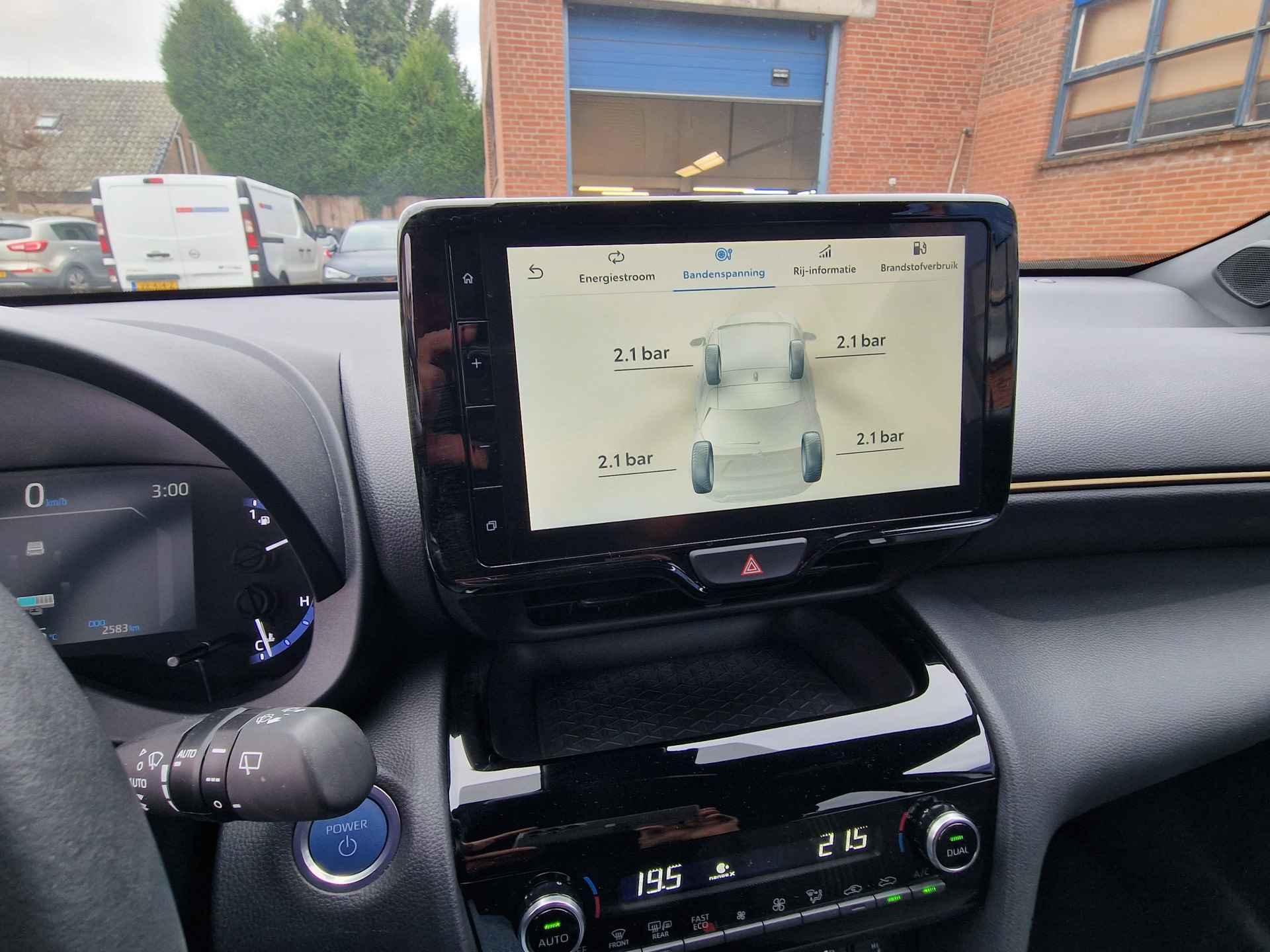 Toyota Yaris Cross 1.5 Hybrid NAVI-CARPLAY-CAMERA-PDC-DRAADLOZE TELEFOONLADER - 11/31