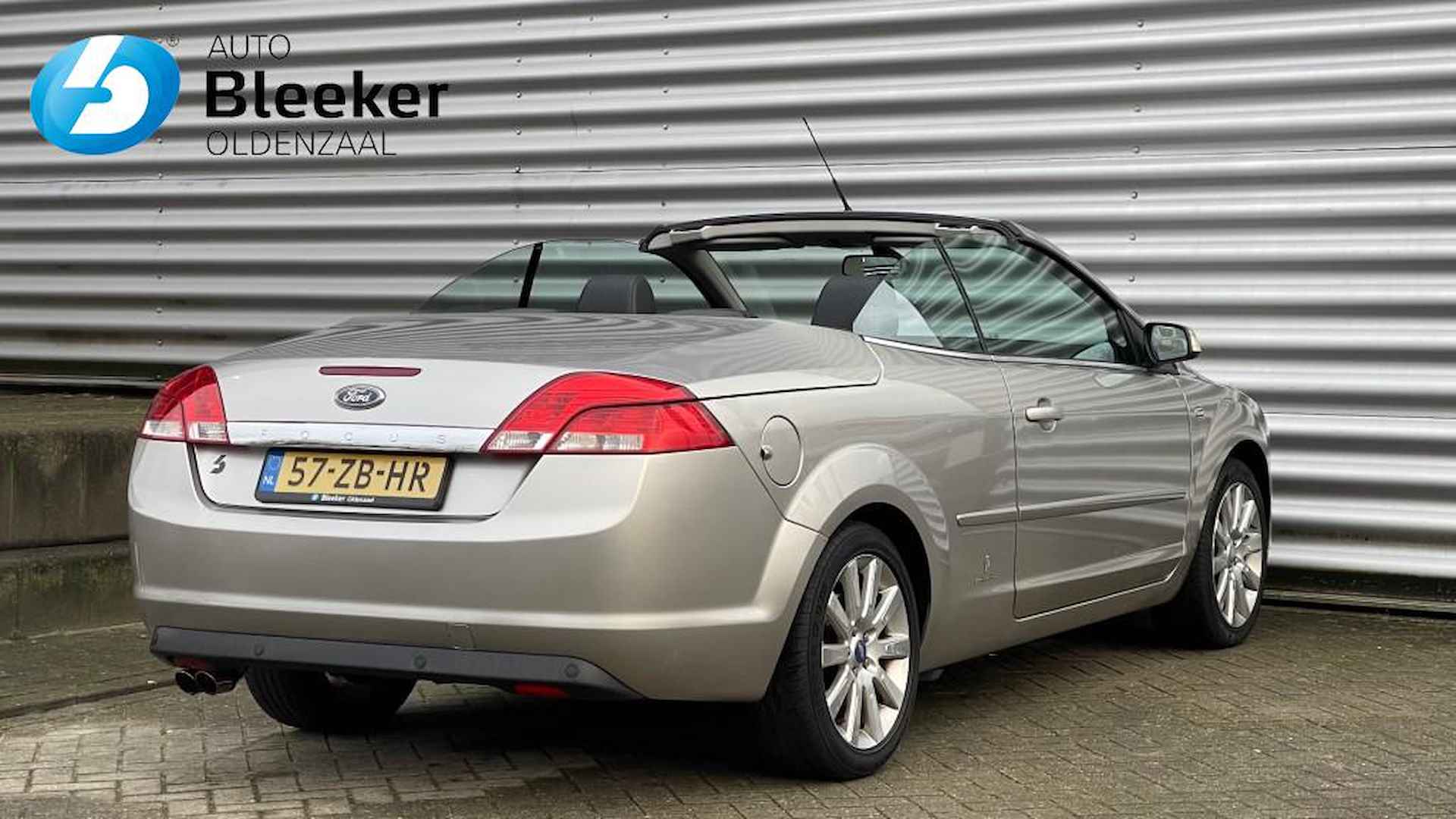 FORD Focus 2.0-16V Titanium Cabrio Automaat Airco Leder Stoelverwarming - 2/29