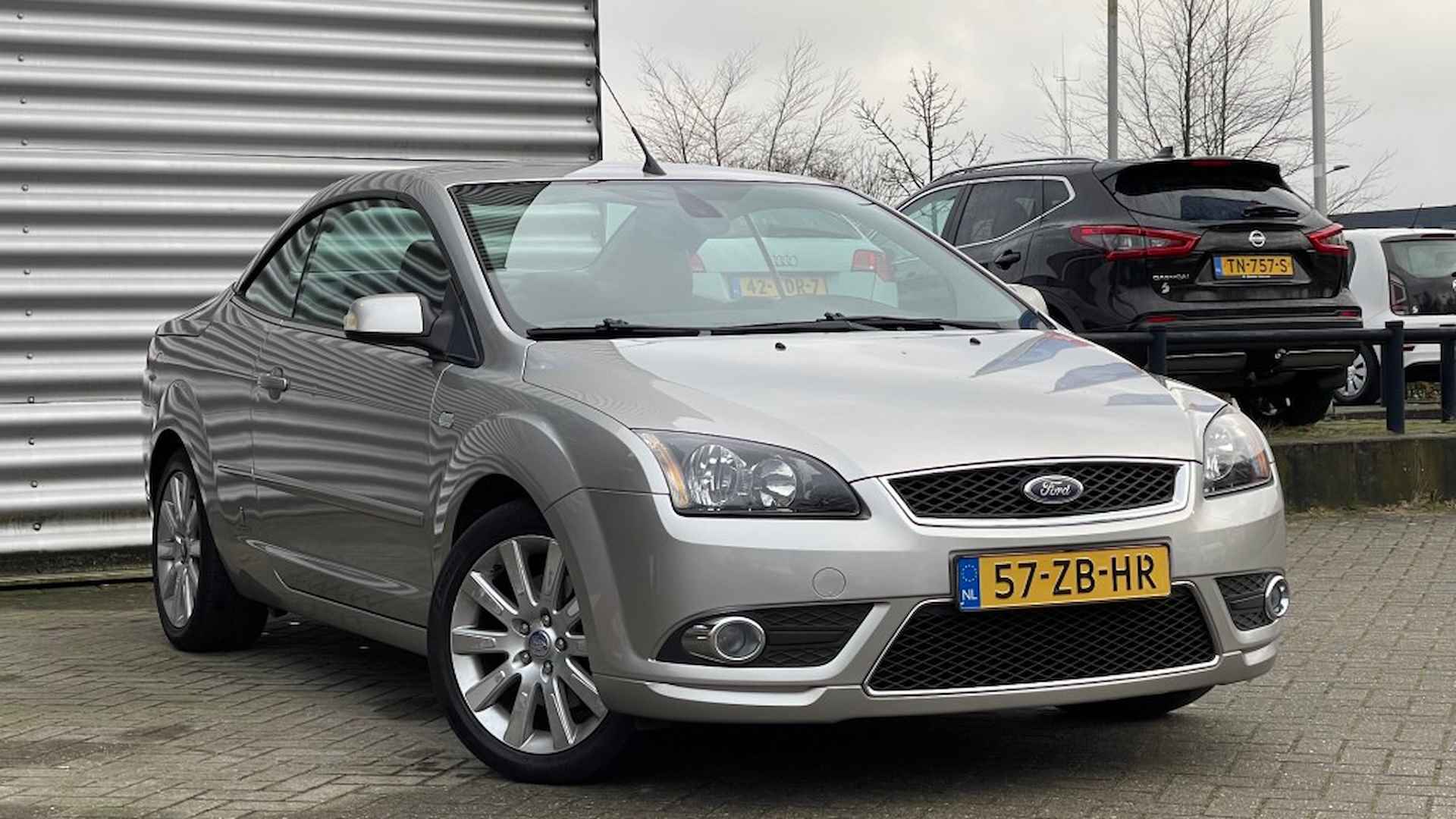 FORD Focus 2.0-16V Titanium Cabrio Automaat Airco Leder Stoelverwarming - 10/29