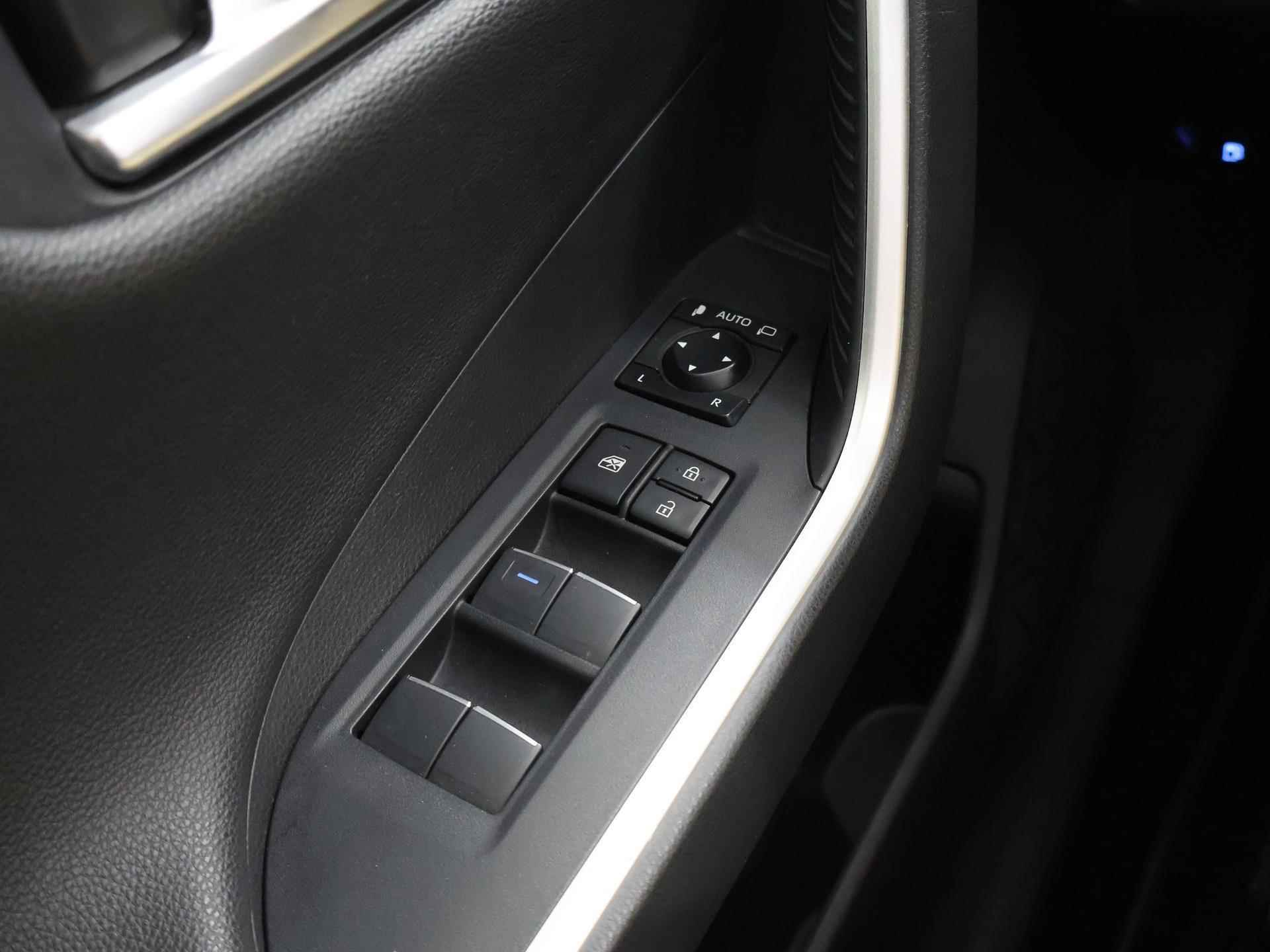 Toyota RAV4 2.5 Hybrid Dynamic | Panoramadak | Navigatie | Climate Control | Stoelverwarming | Cruise Controle | Parkeercamera | - 34/43