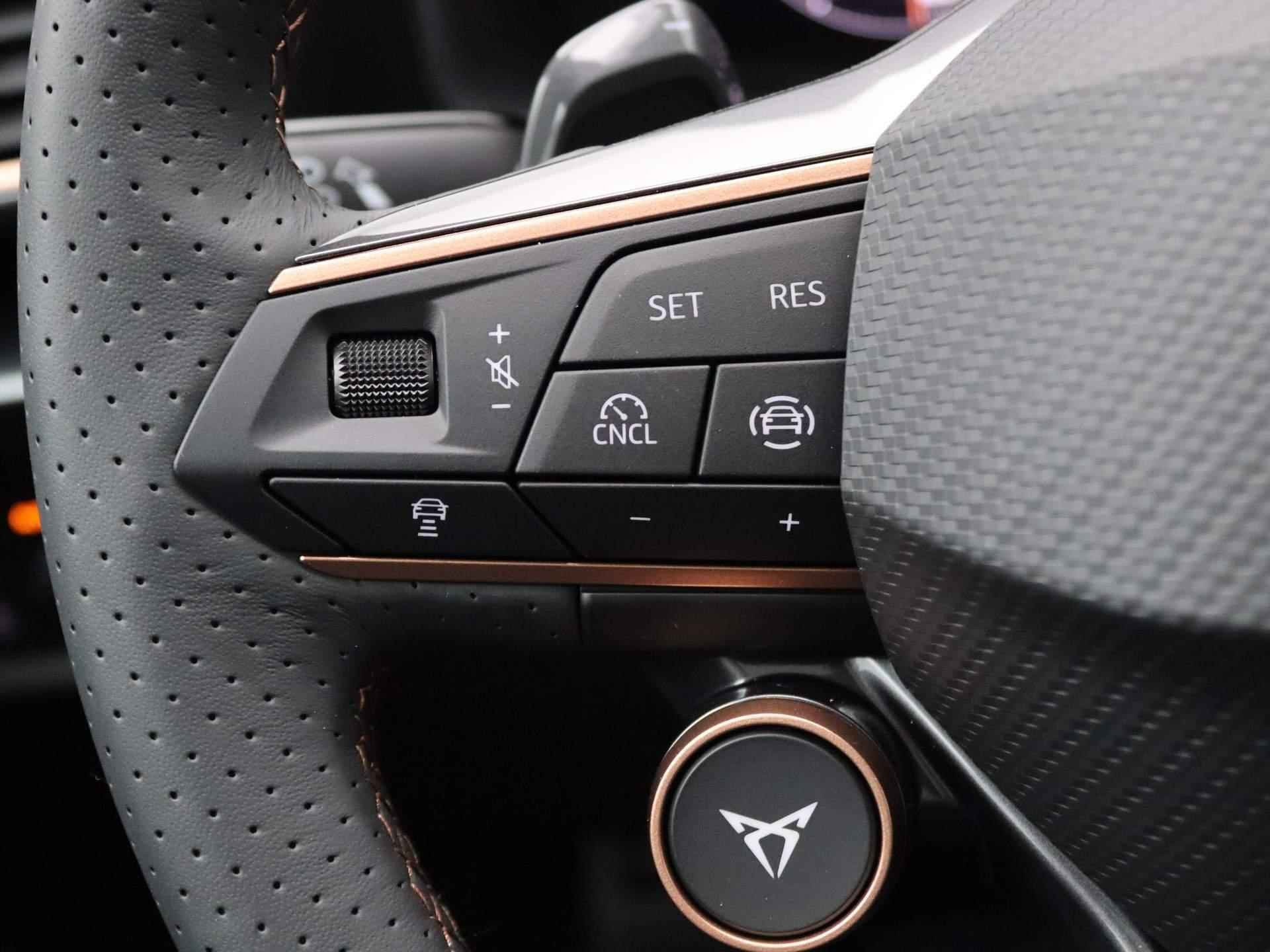 CUPRA Formentor 1.5 TSI e-Hybrid VZ Performance Trekhaak, Led matrix, 360 gr. camera, side assist, adaptive cruise, keyless, schuif-kanteldak, virtual pedal, stuur-stoelverwarming,  19" lichtmetaal - 19/61