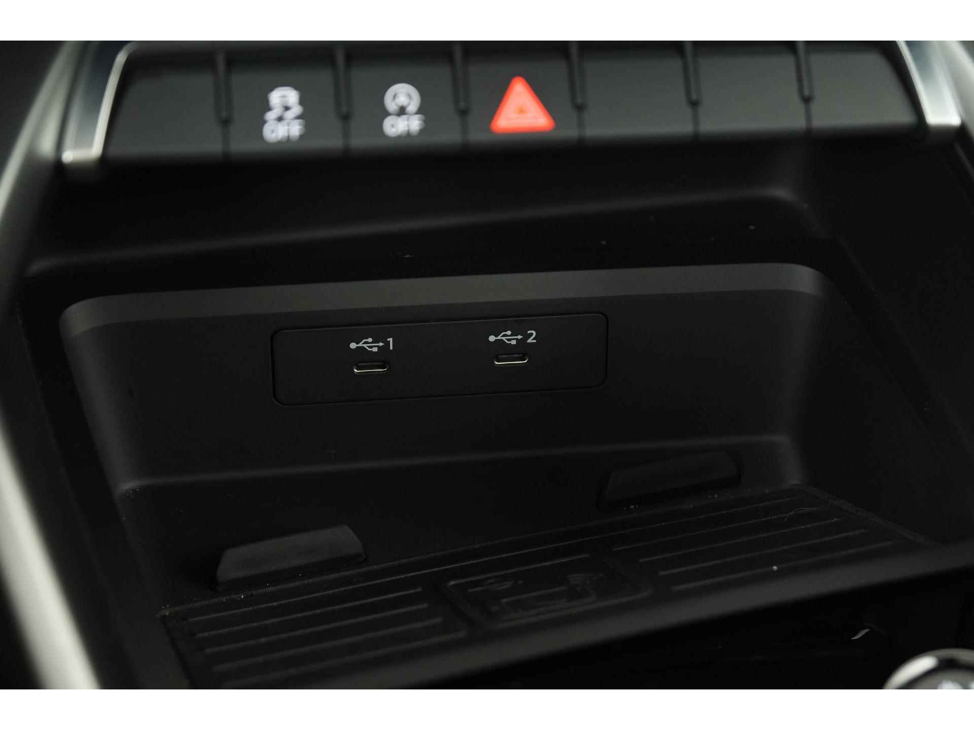 Audi A3 Limousine 30 TFSI S-Line edition Panoramadak | Digital Cockpit | Zondag Open! - 13/44