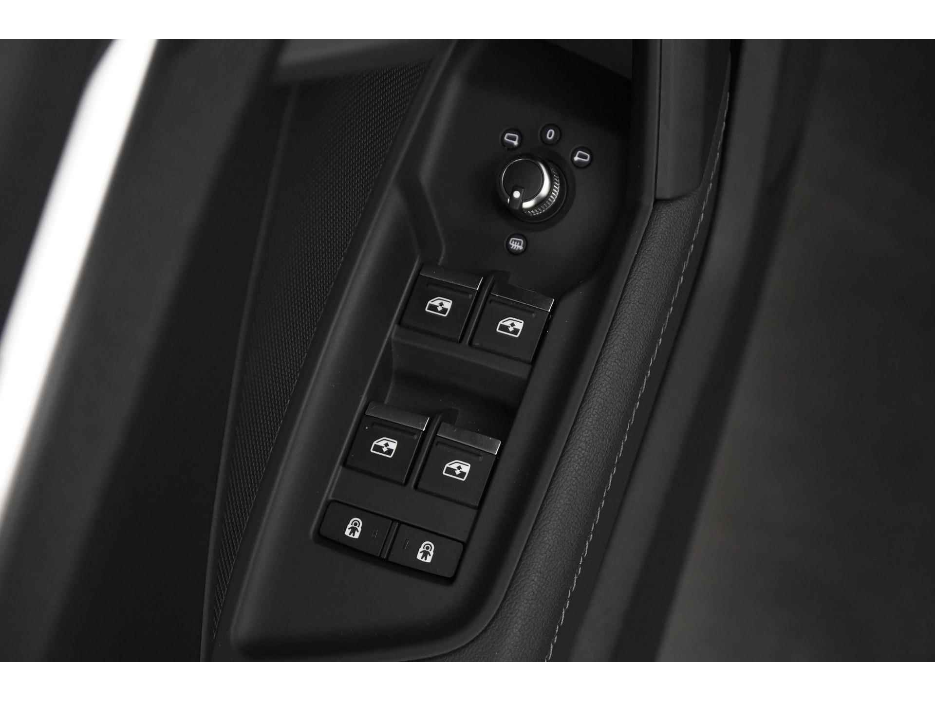 Audi A3 Limousine 30 TFSI S-Line edition Panoramadak | Digital Cockpit | Zondag Open! - 37/44