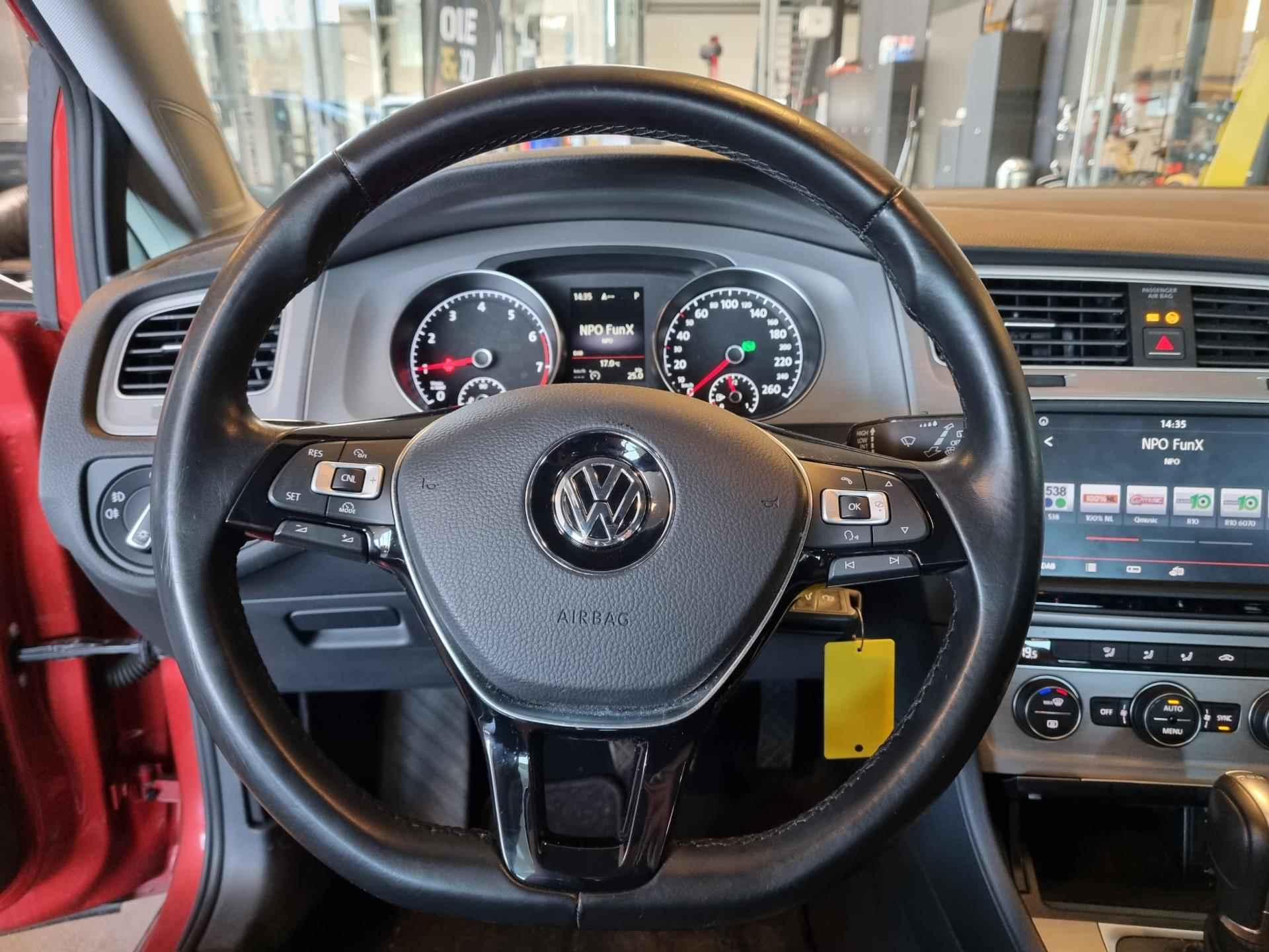 Volkswagen Golf 1.0 TSI Business Edition Connected - 4/24