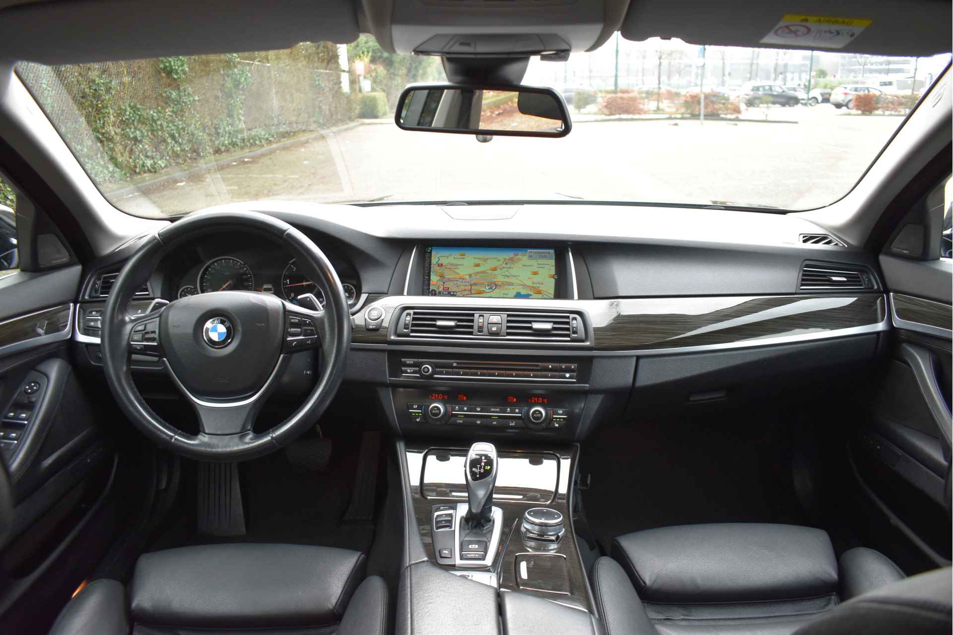 BMW 5 Serie 530d High Executive 261PK Luxury Line | NL-Auto | Headup | Harman/Kardon | Elekt.stoelen memory | Lederen bekleding | Xenon / LED - 11/55