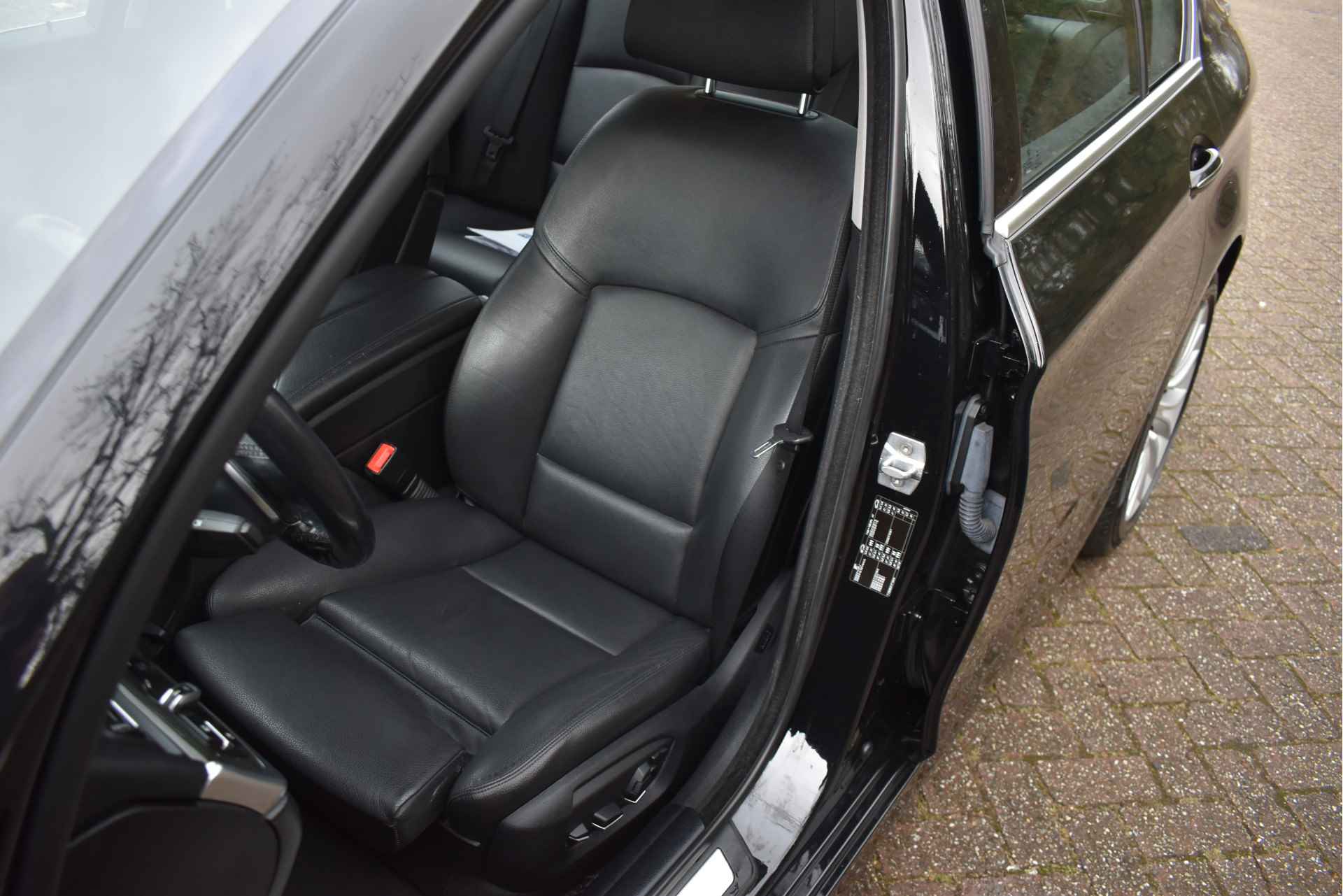 BMW 5 Serie 530d High Executive 261PK Luxury Line | NL-Auto | Headup | Harman/Kardon | Elekt.stoelen memory | Lederen bekleding | Xenon / LED - 40/55