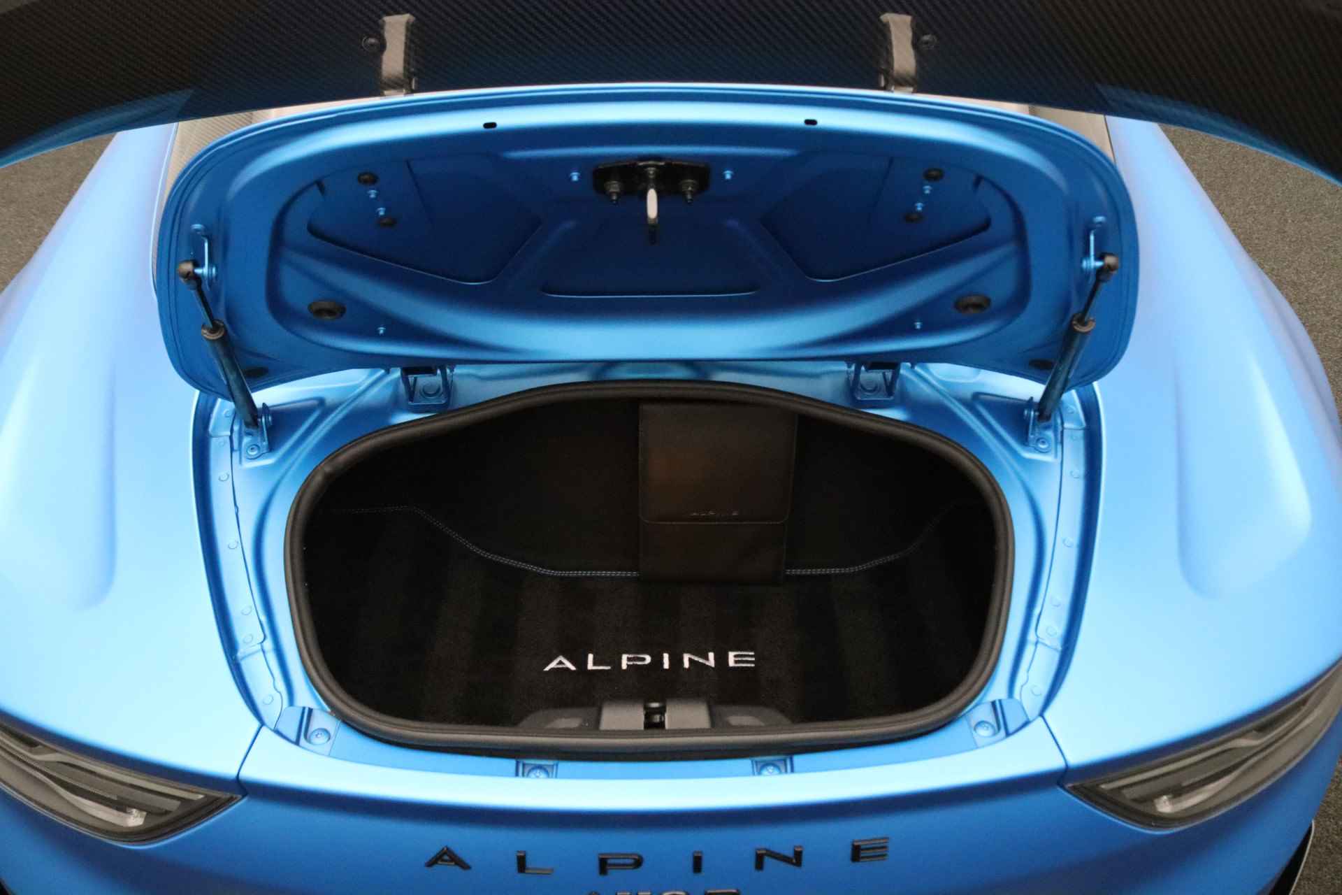 ALPINE A110 R 300pk ALL-IN PRIJS! | Aerocarbon velgen | Focal Premium | UNIEK - 42/50