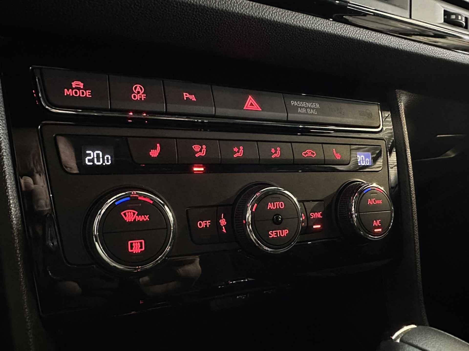 SEAT León ST 1.5 TSI FR Ultimate Edition Black Airco ECC | LED | Virtual | Beats | Panorama | Camera | Adaptive cruise | Apple Carplay Android Auto | Trekhaak | Isofix | NAP | - 28/46