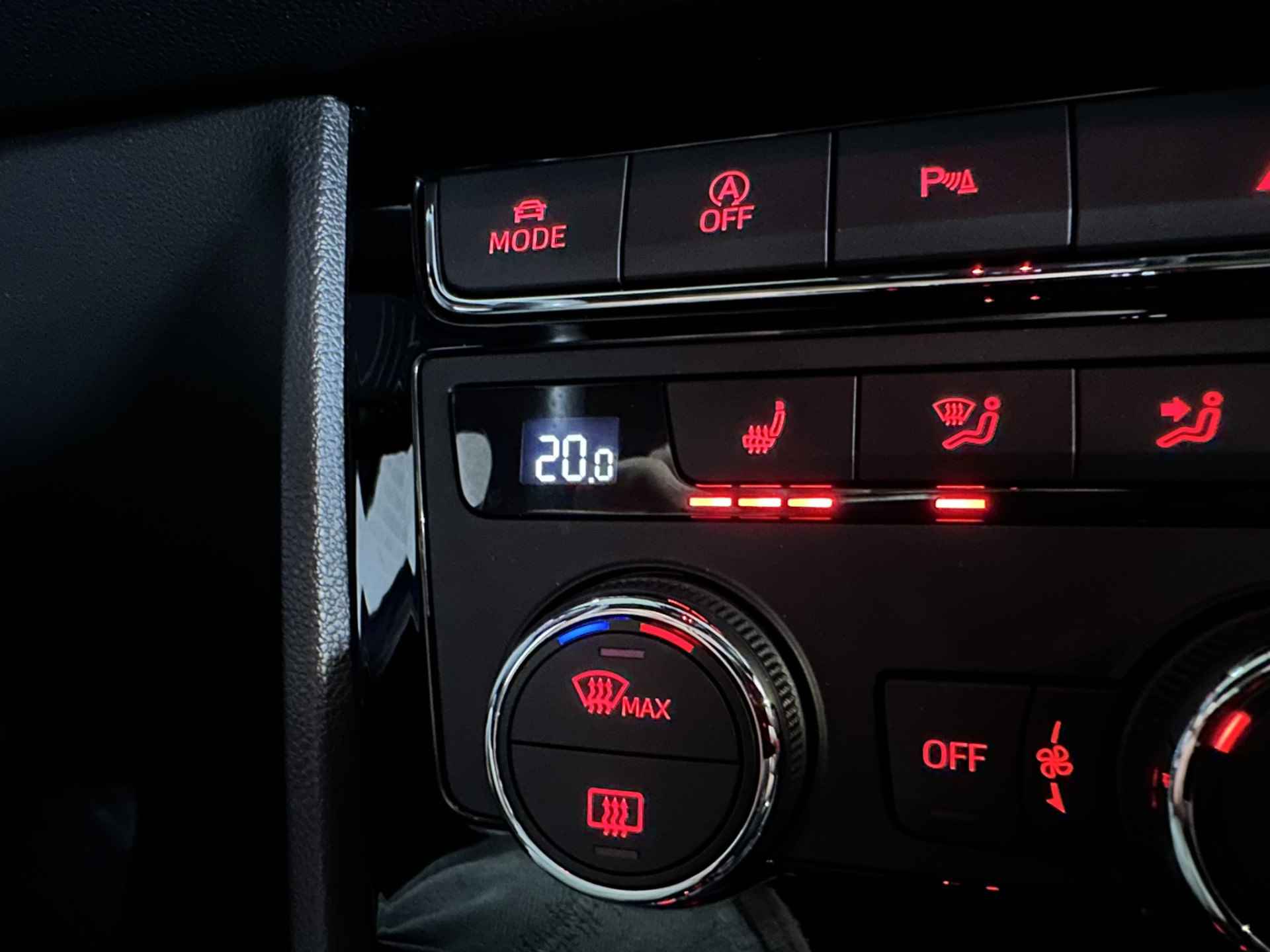 SEAT León ST 1.5 TSI FR Ultimate Edition Black Airco ECC | LED | Virtual | Beats | Panorama | Camera | Adaptive cruise | Apple Carplay Android Auto | Trekhaak | Isofix | NAP | - 29/46