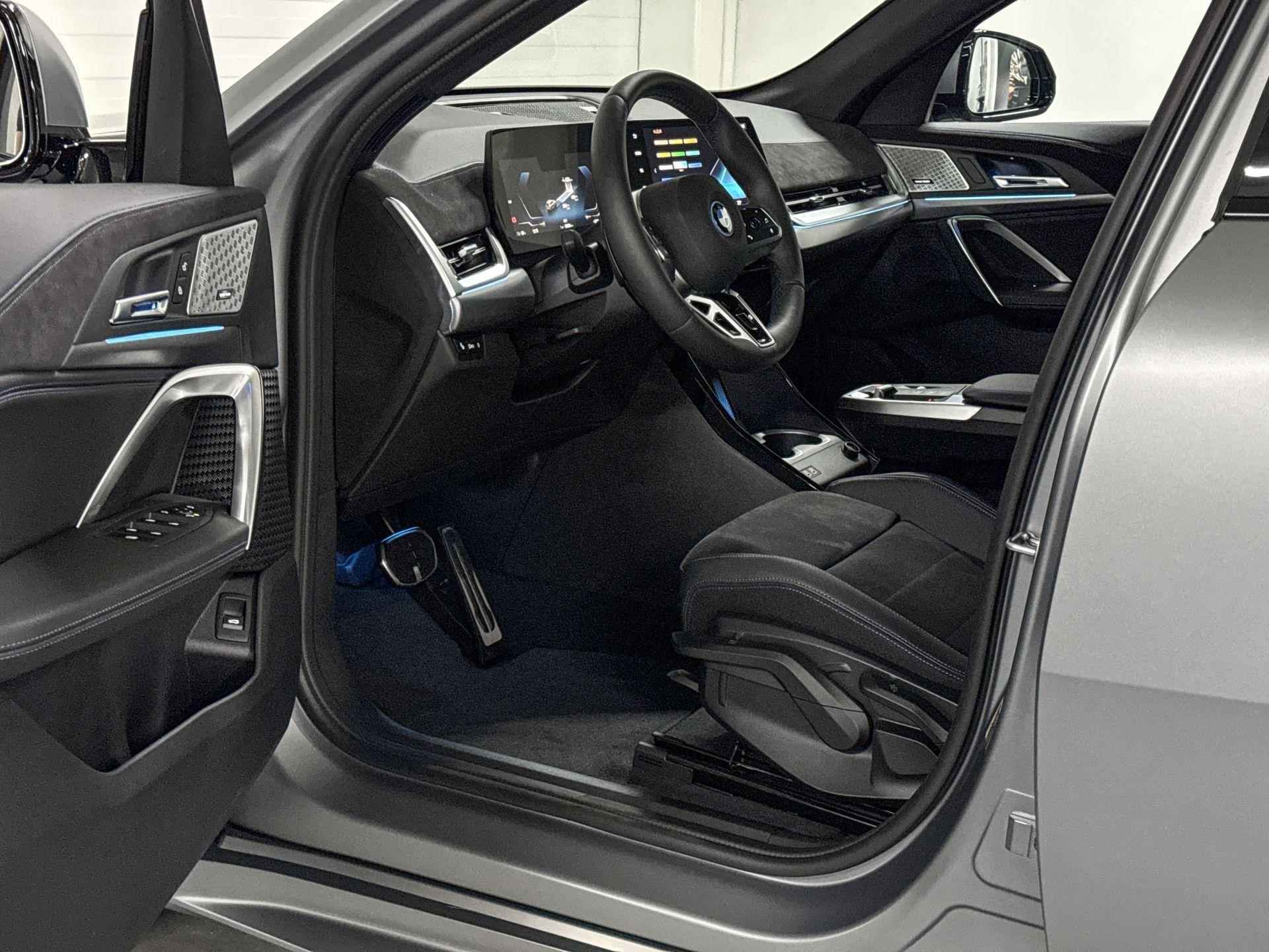 BMW iX2 eDrive20 | M-Sport Pro | Premium Pack | Harman/Kardon | Panoramadak | Comfort Access - 8/23