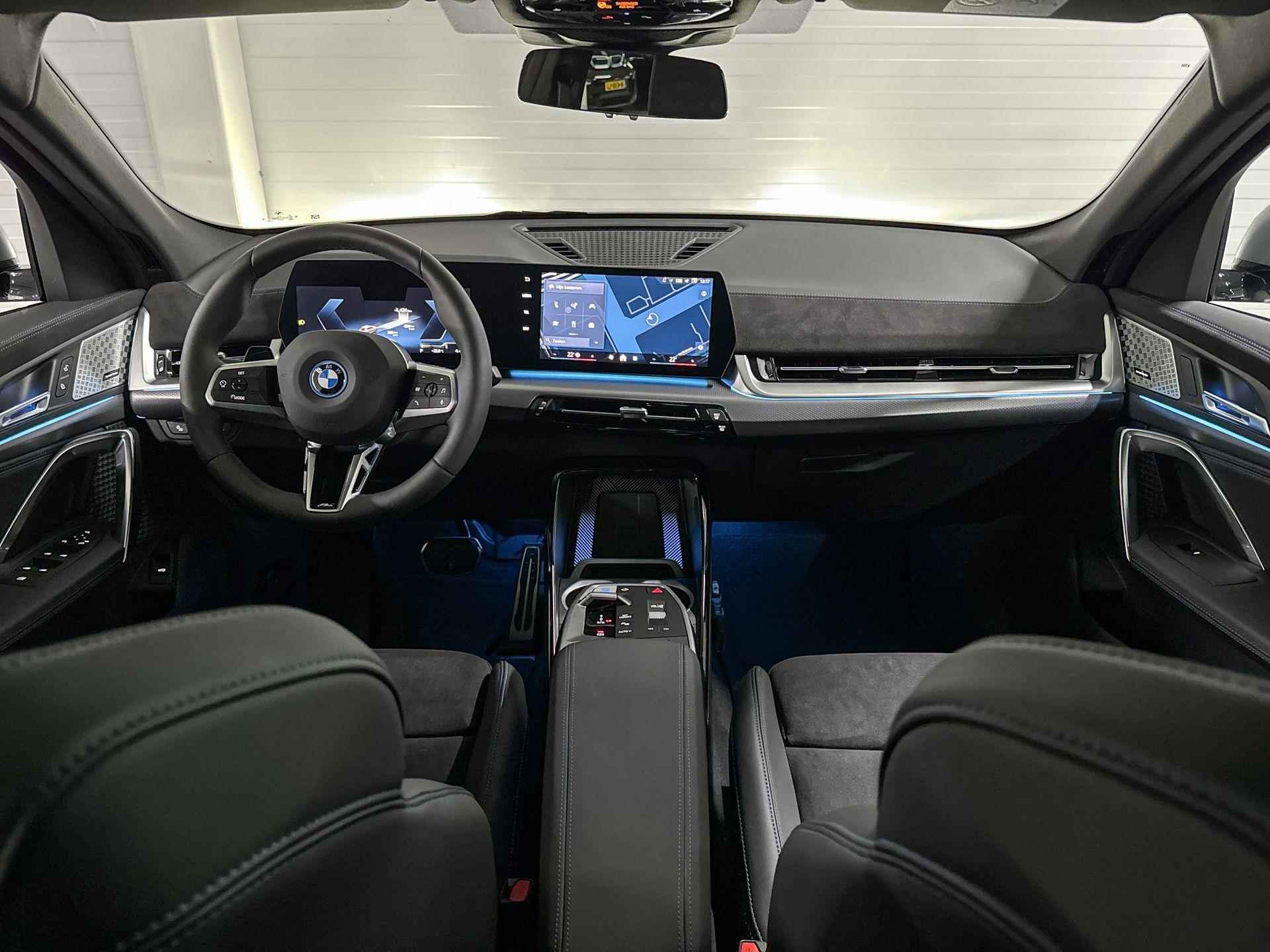 BMW iX2 eDrive20 | M-Sport Pro | Premium Pack | Harman/Kardon | Panoramadak | Comfort Access - 11/23