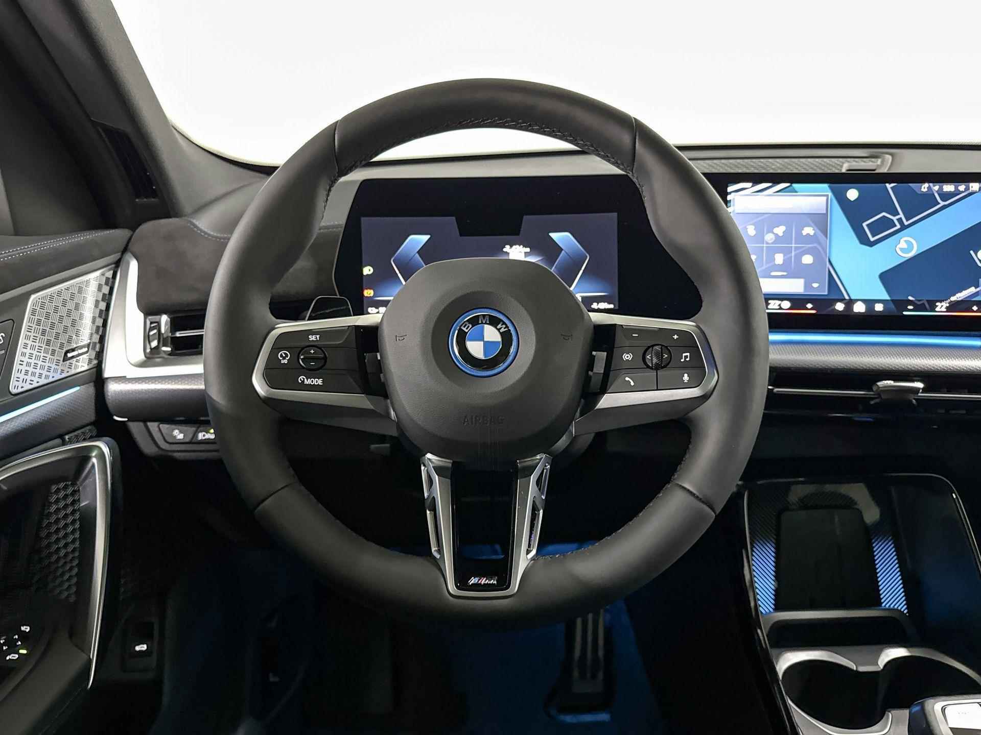 BMW iX2 eDrive20 | M-Sport Pro | Premium Pack | Harman/Kardon | Panoramadak | Comfort Access - 12/23