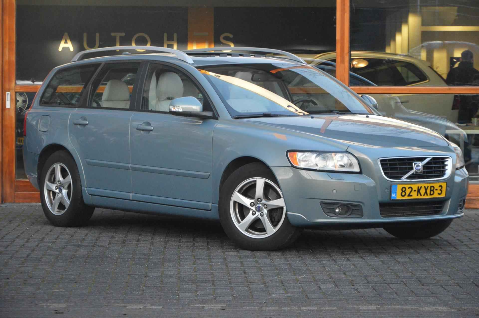 Volvo V50 2.4i Edition II | 5 Cilinder | Trekhaak 1500KG | Automaat | Panorama dak | Stoelverwarming | Elektrische stoelen | - 2/5