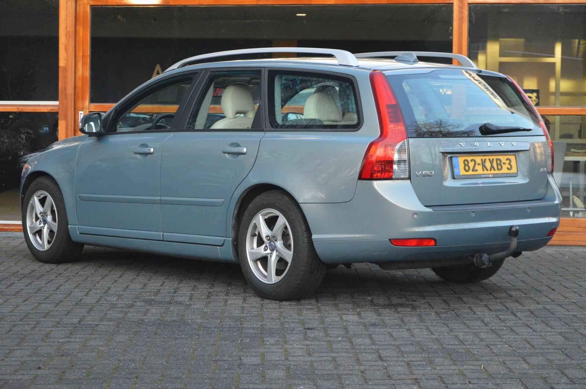 Volvo V50 2.4i Edition II | 5 Cilinder | Trekhaak 1500KG | Automaat | Panorama dak | Stoelverwarming | Elektrische stoelen | - 4/5