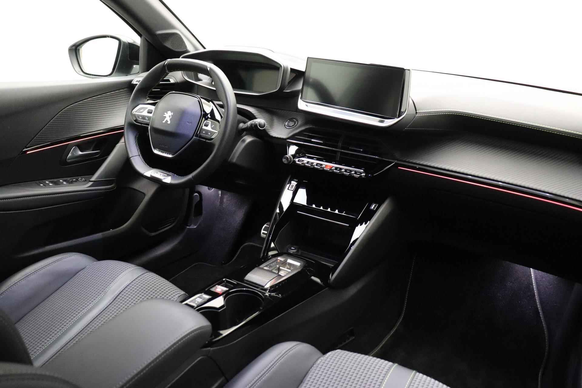 Peugeot e-208 EV GT 50 kWh 3 Fase Black Diamond | 16% bijtelling | Dodehoek Detectie | Navigatie | Achteruitrijcamera | Parkeersensoren Voor en Achter | Android Auto & Apple Carplay | - 4/36