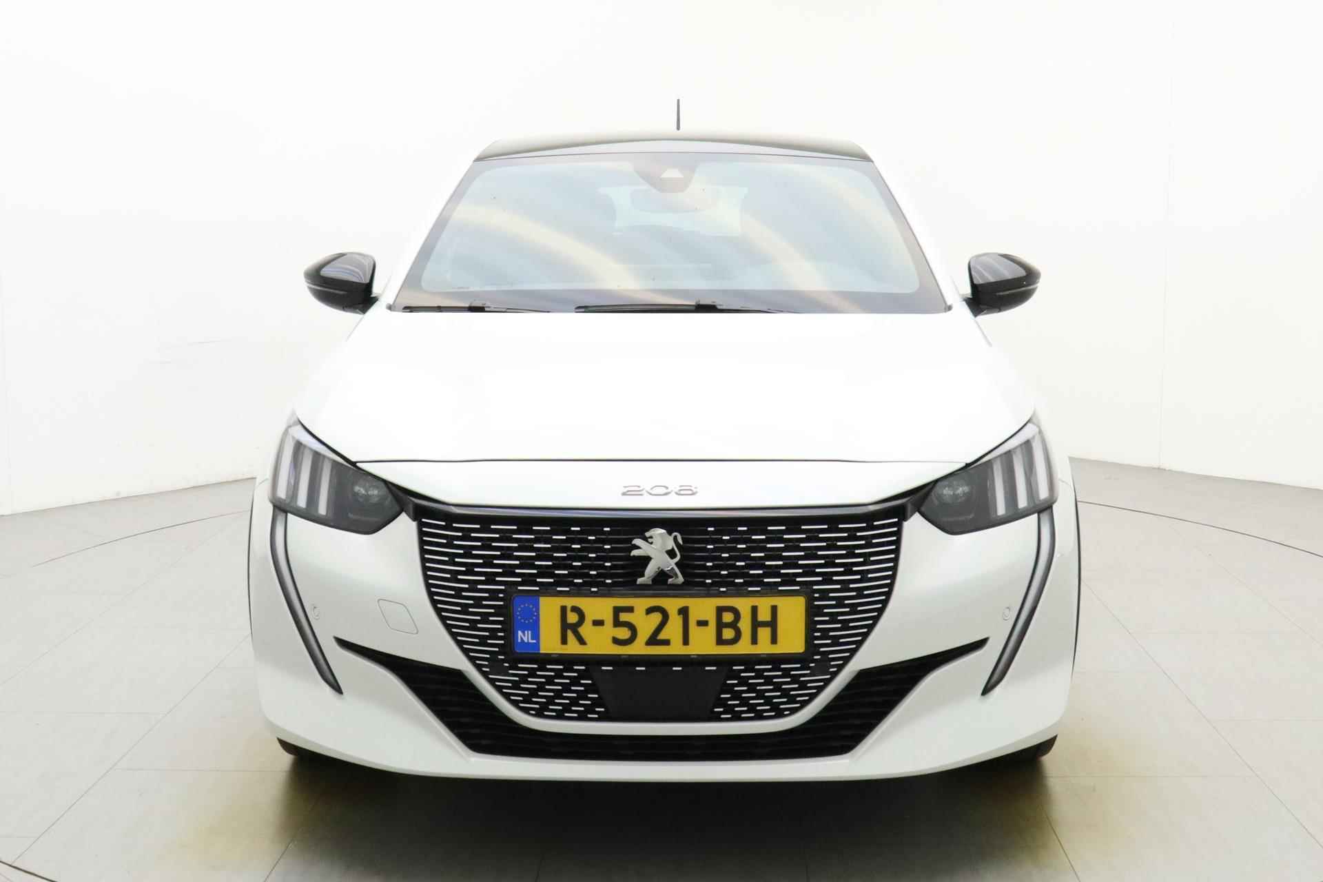Peugeot e-208 EV GT 50 kWh 3 Fase Black Diamond | 16% bijtelling | Dodehoek Detectie | Navigatie | Achteruitrijcamera | Parkeersensoren Voor en Achter | Android Auto & Apple Carplay | - 7/36