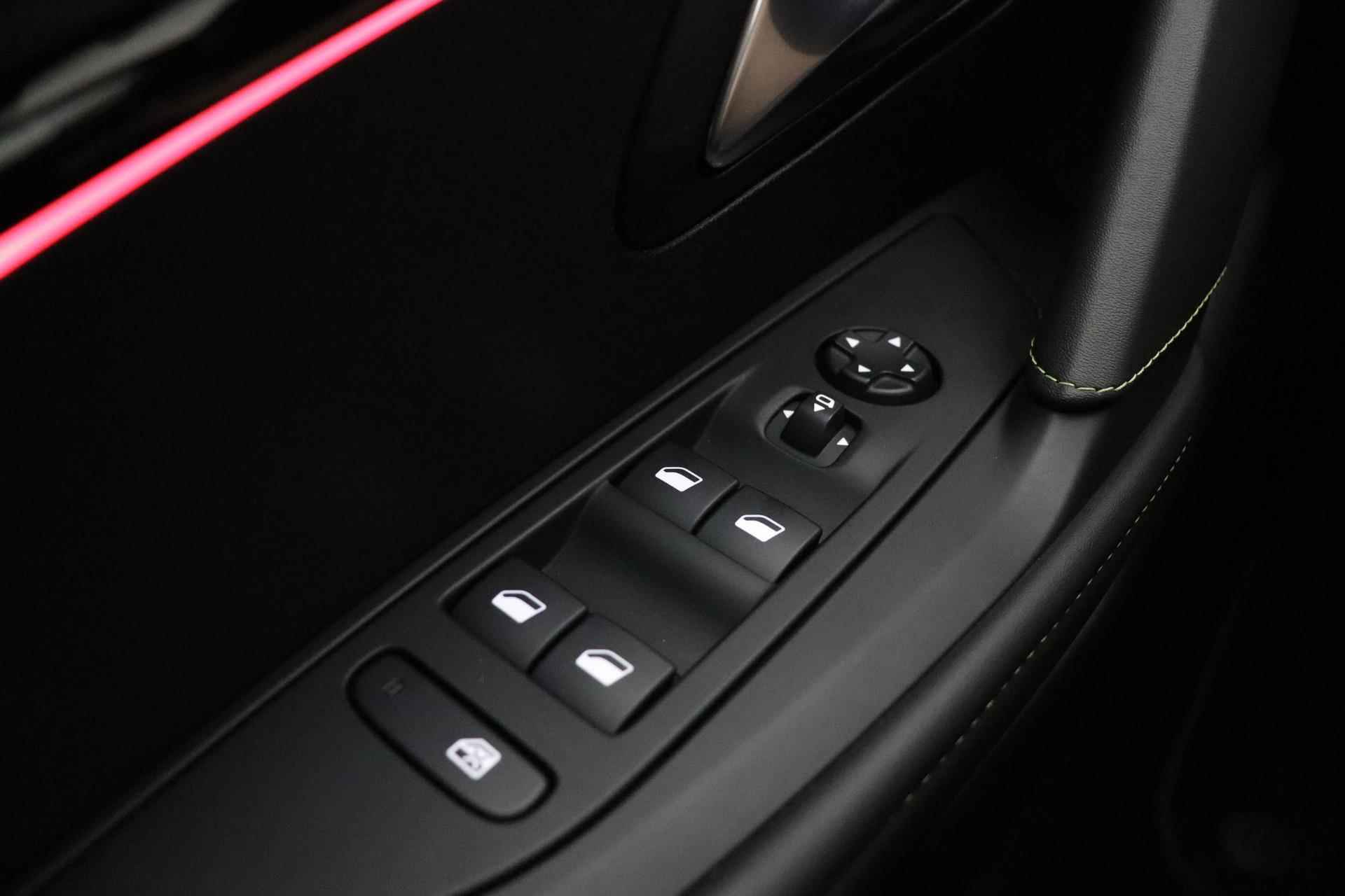 Peugeot e-208 EV GT 50 kWh 3 Fase Black Diamond | 16% bijtelling | Dodehoek Detectie | Navigatie | Achteruitrijcamera | Parkeersensoren Voor en Achter | Android Auto & Apple Carplay | - 20/36