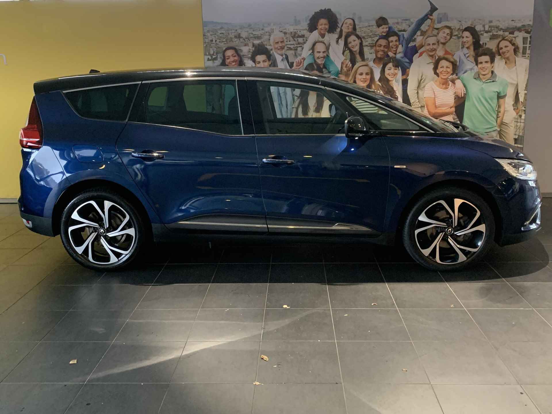 Renault Grand Scénic 1.3 TCe 140 Bose NAVIGATIE | ACHTERUITRIJCAMERA | PARKEERSENSOREN VOOR-EN ACHTER | CLIMATE CONTROL | 20" LICHTMETALEN VELGEN - 7/22