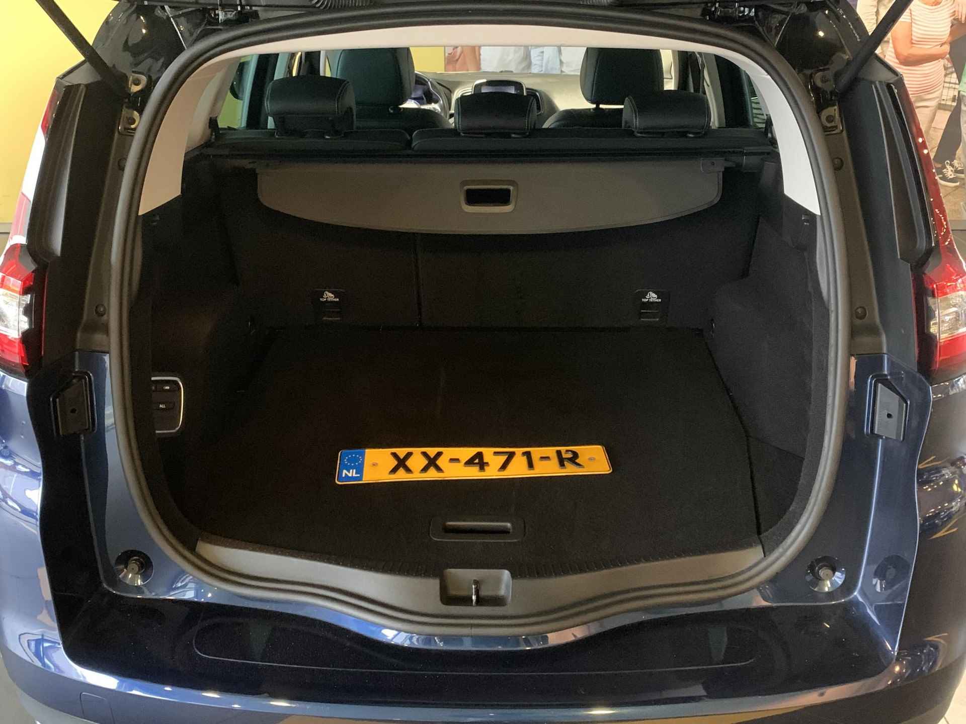 Renault Grand Scénic 1.3 TCe 140 Bose NAVIGATIE | ACHTERUITRIJCAMERA | PARKEERSENSOREN VOOR-EN ACHTER | CLIMATE CONTROL | 20" LICHTMETALEN VELGEN - 12/22