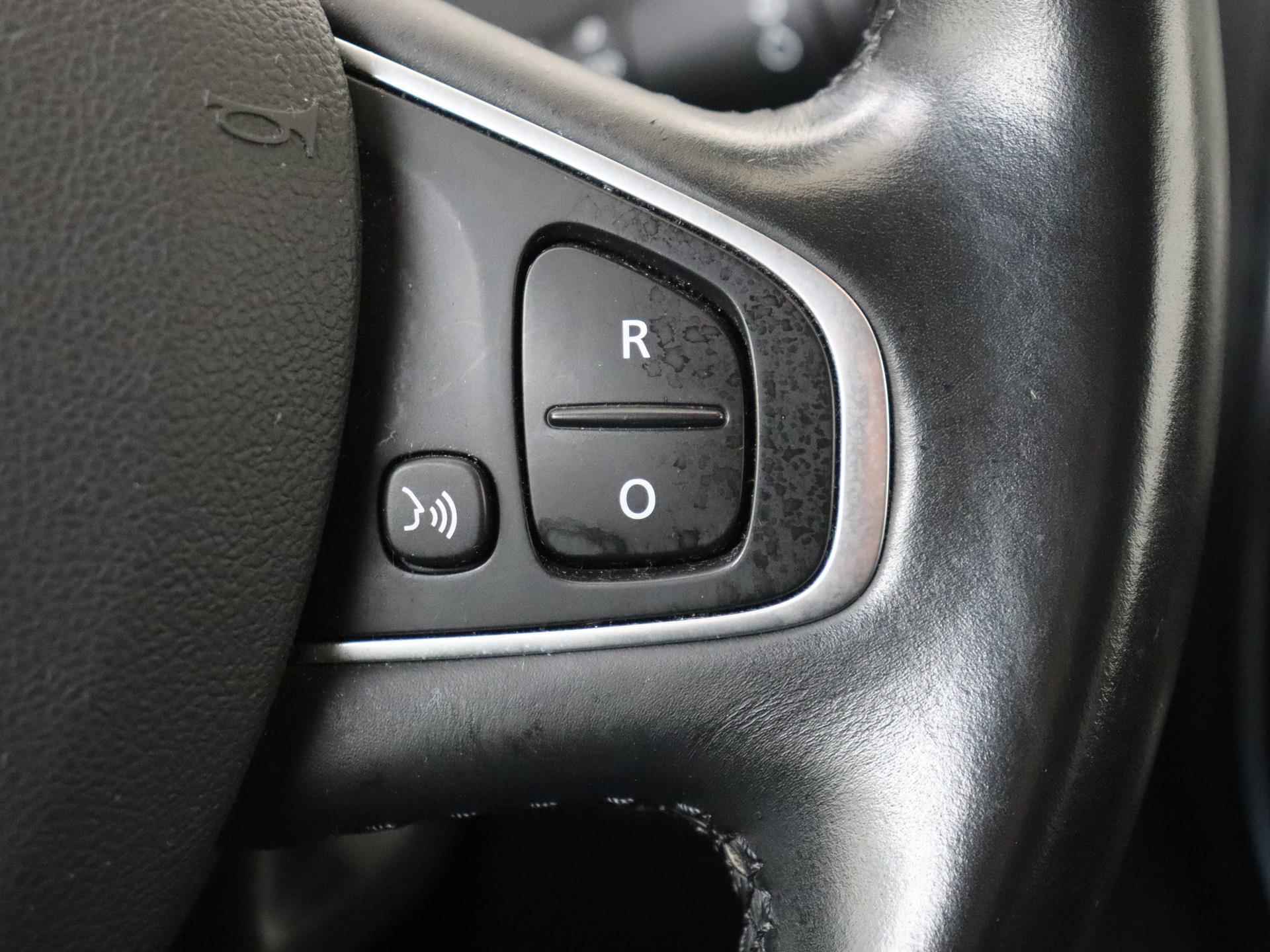 Renault Captur 0.9 TCe 90 PK Intens Navigatie / Climate Control / Easy Life Pack / Parkeersensoren V+A / Camera - 18/26