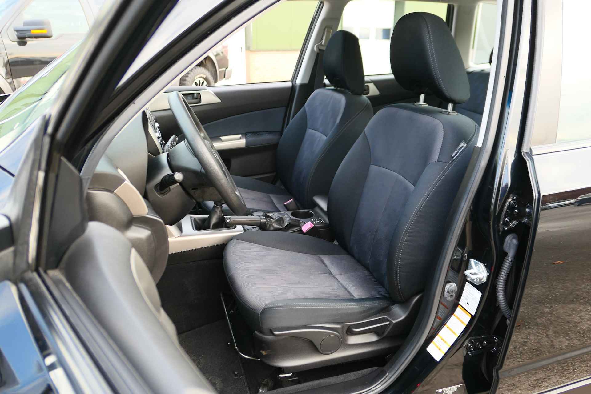 Subaru Forester 2.0 AWD Comfort, NL, 1e Eig, Boekjes, Airco, Cruise, Trekhaak .. Verzorgde auto, niet op bezuinigd .. - 23/46