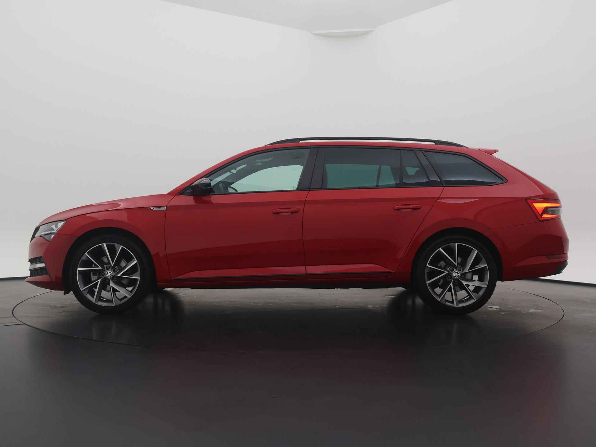 Skoda Superb Combi 1.4 TSI iV Sportline Business | Navigatie | Trekhaak | ACC | Camera | Side Assist | Stoelverwarming | - 10/22