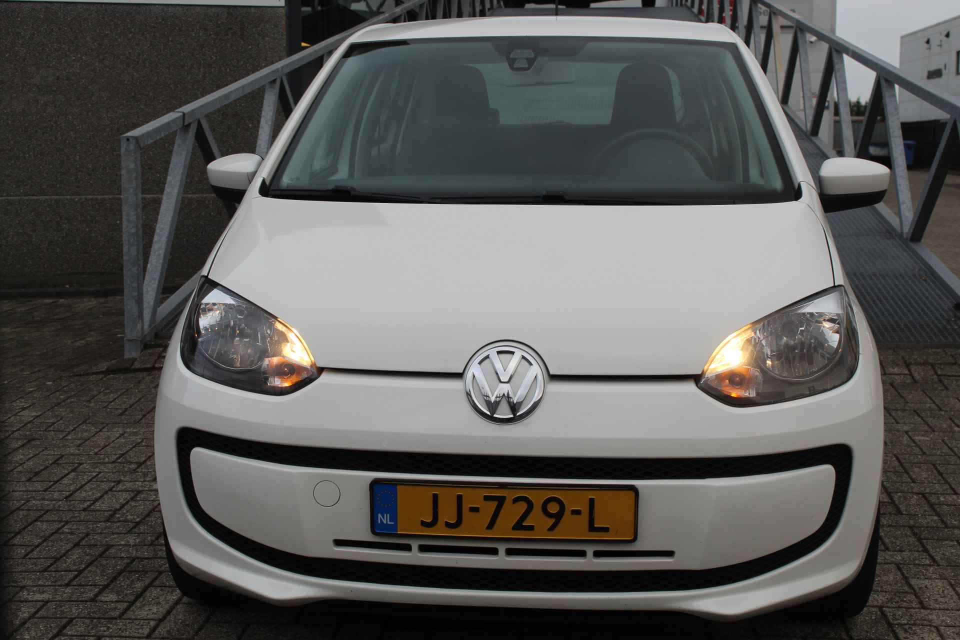 Volkswagen up! 1.0 move up! BlueMotion Airco/Ramen Elektrisch/ 5-Deurs/Dealer Onderhouden/Origineel NL - 6/19