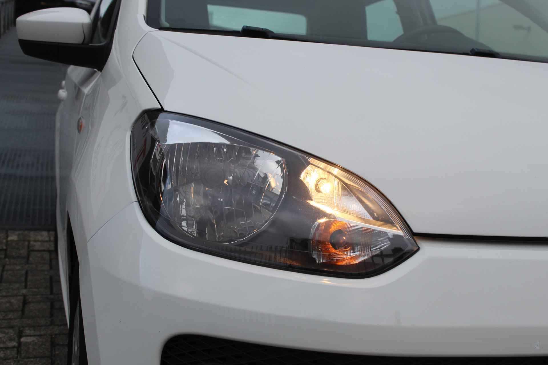 Volkswagen up! 1.0 move up! BlueMotion Airco/Ramen Elektrisch/ 5-Deurs/Dealer Onderhouden/Origineel NL - 7/19