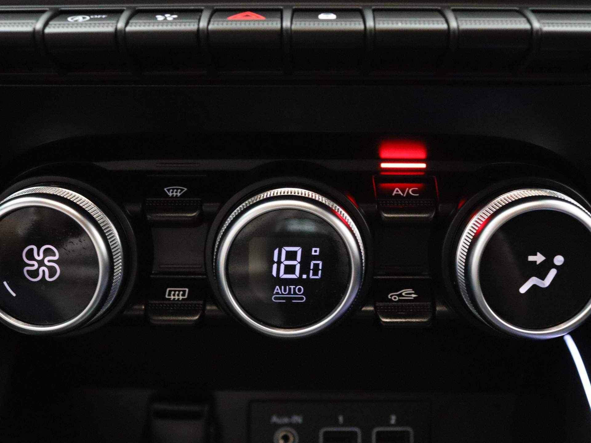 Renault Clio TCe 100pk Intens ALL-IN PRIJS! Climate control | Navig | Parkeersensoren achter - 15/40
