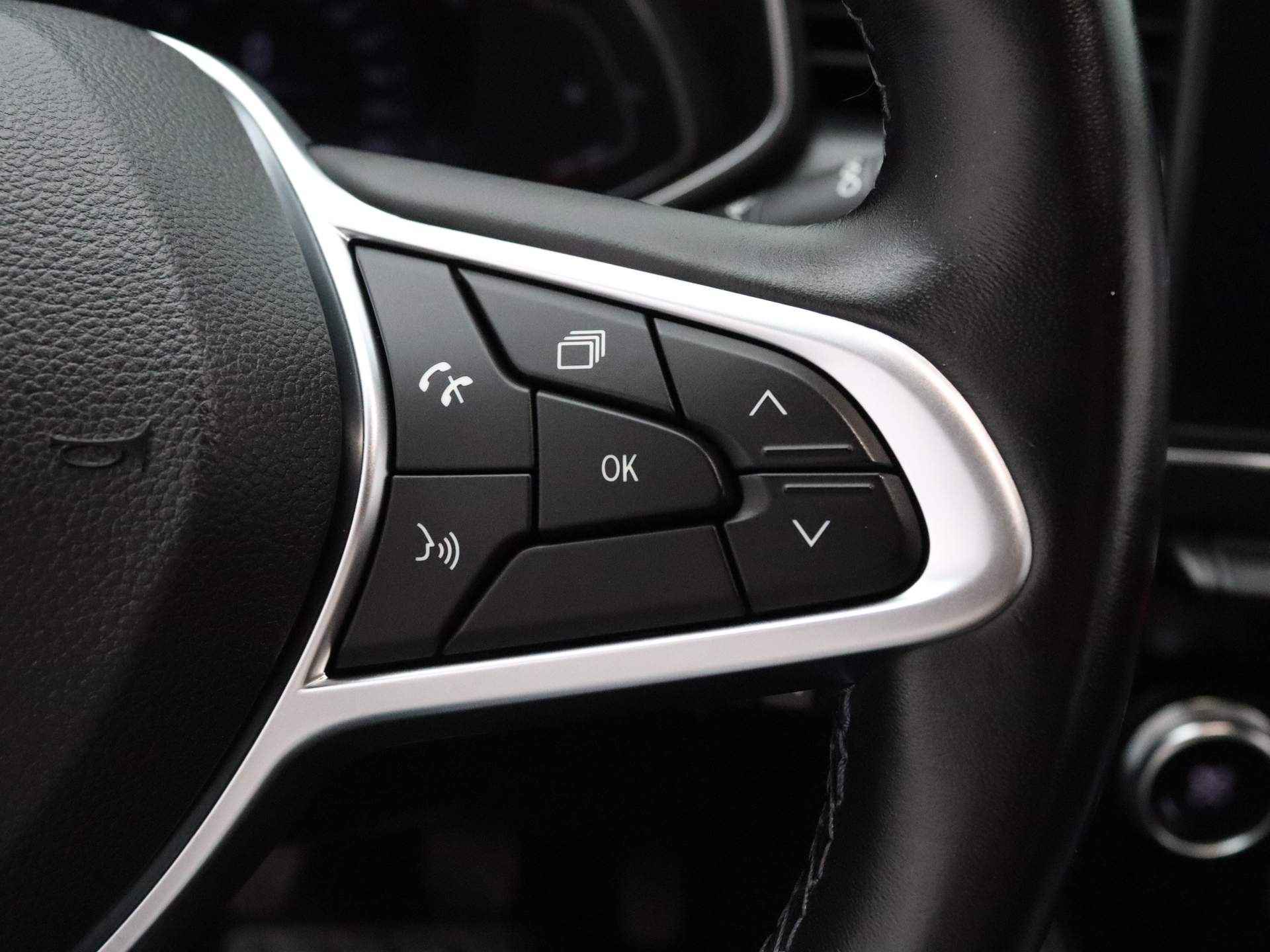 Renault Clio TCe 100pk Intens ALL-IN PRIJS! Climate control | Navig | Parkeersensoren achter - 21/40