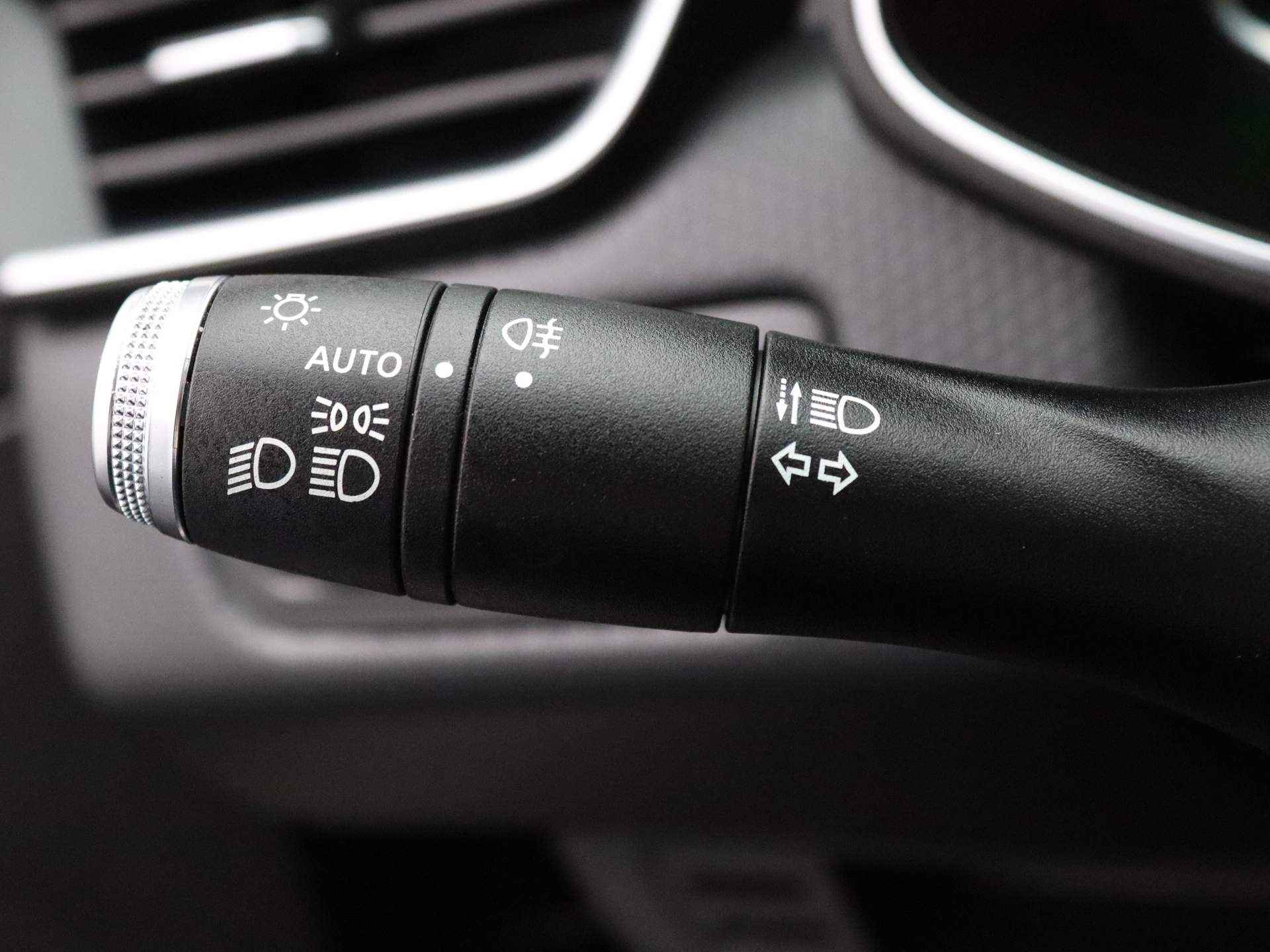 Renault Clio TCe 100pk Intens ALL-IN PRIJS! Climate control | Navig | Parkeersensoren achter - 22/40