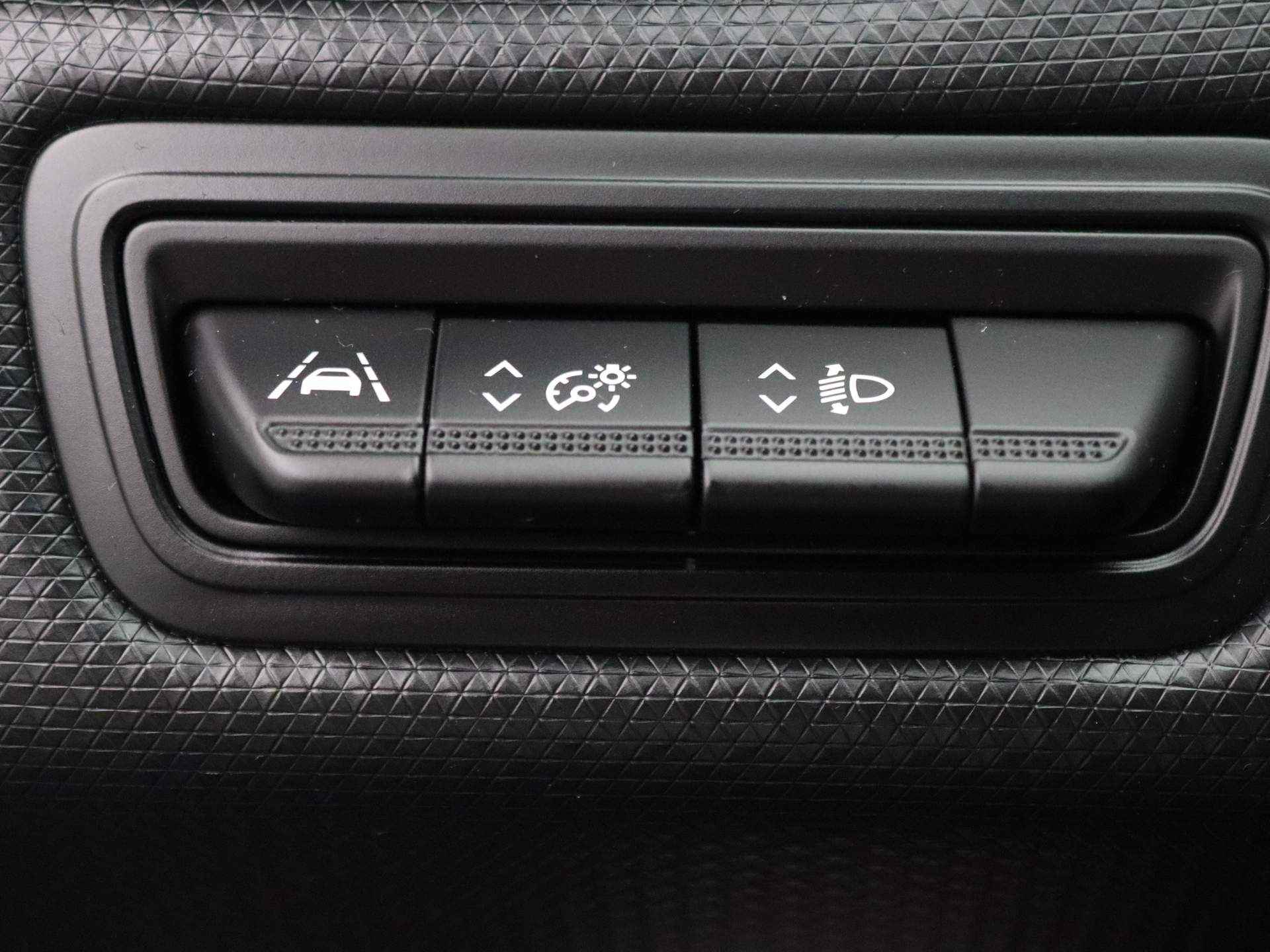 Renault Clio TCe 100pk Intens ALL-IN PRIJS! Climate control | Navig | Parkeersensoren achter - 29/40