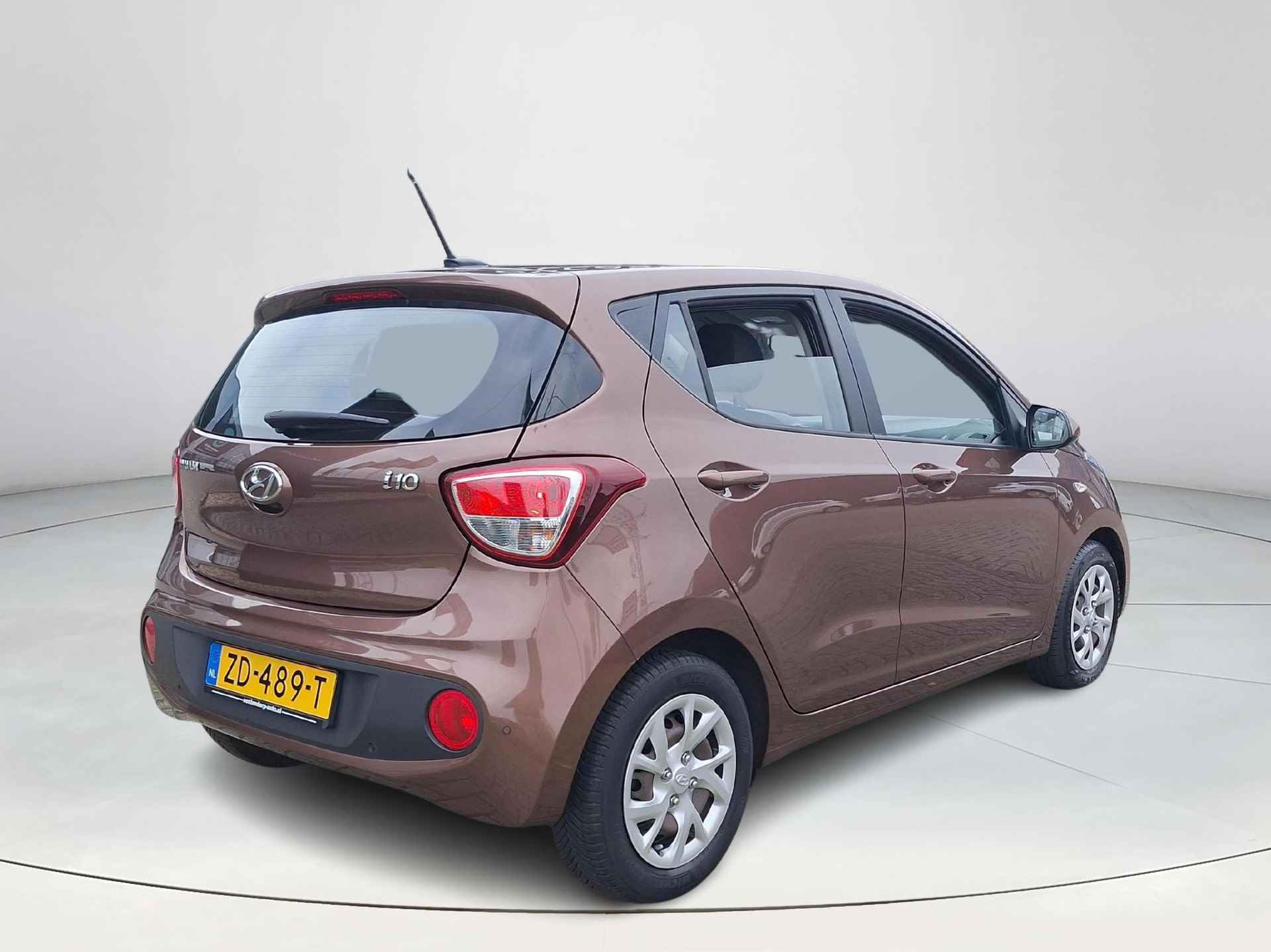 Hyundai i10 1.0i Comfort Navigator | Rijklaarprijs! | Navigatie | Airco | Cruise Control | Parkeersensoren | Mistlampen | All Season banden | Inclusief 36 mnd Garantie! | - 6/34