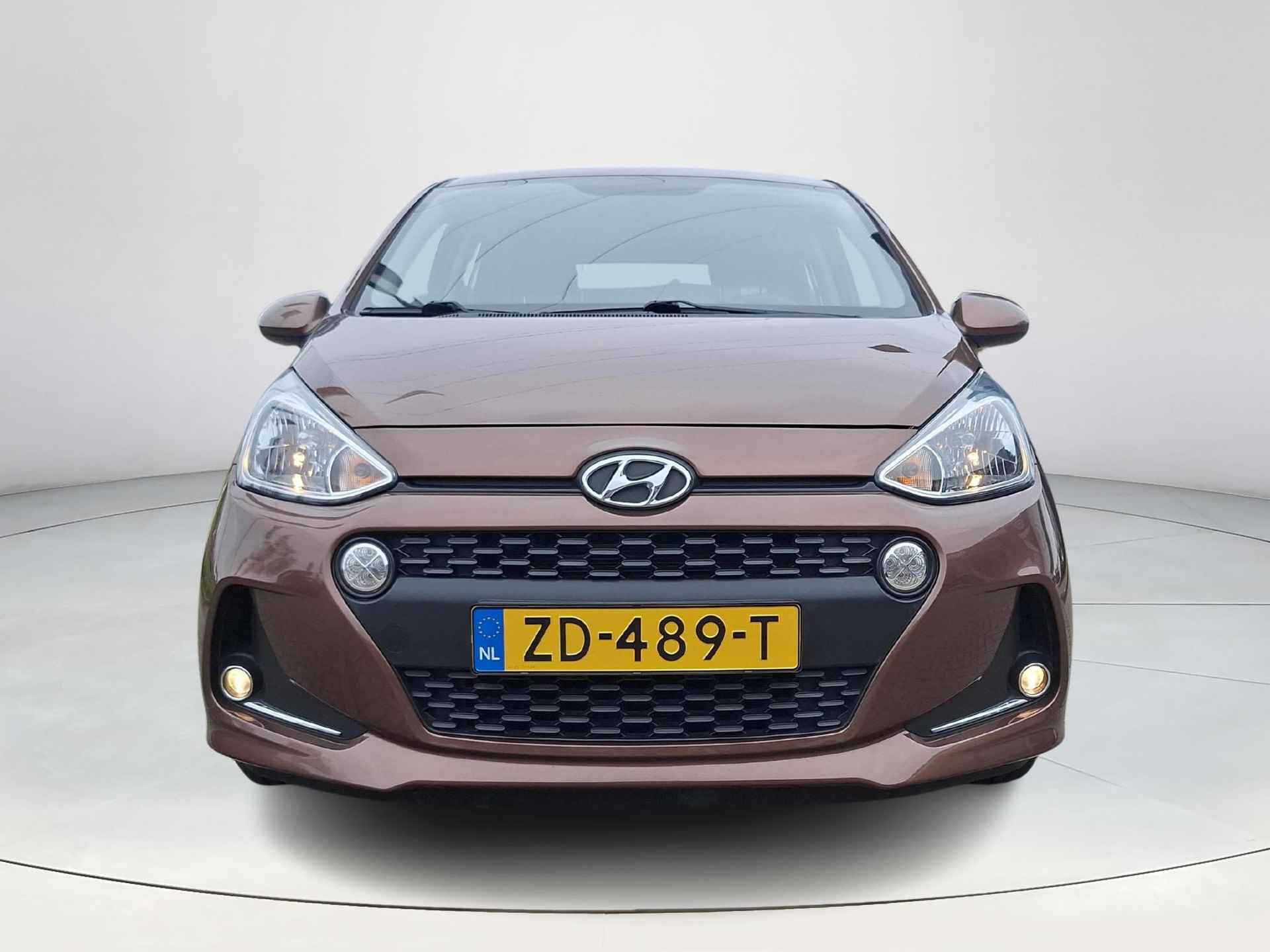 Hyundai i10 1.0i Comfort Navigator | Rijklaarprijs! | Navigatie | Airco | Cruise Control | Parkeersensoren | Mistlampen | All Season banden | Inclusief 36 mnd Garantie! | - 9/34