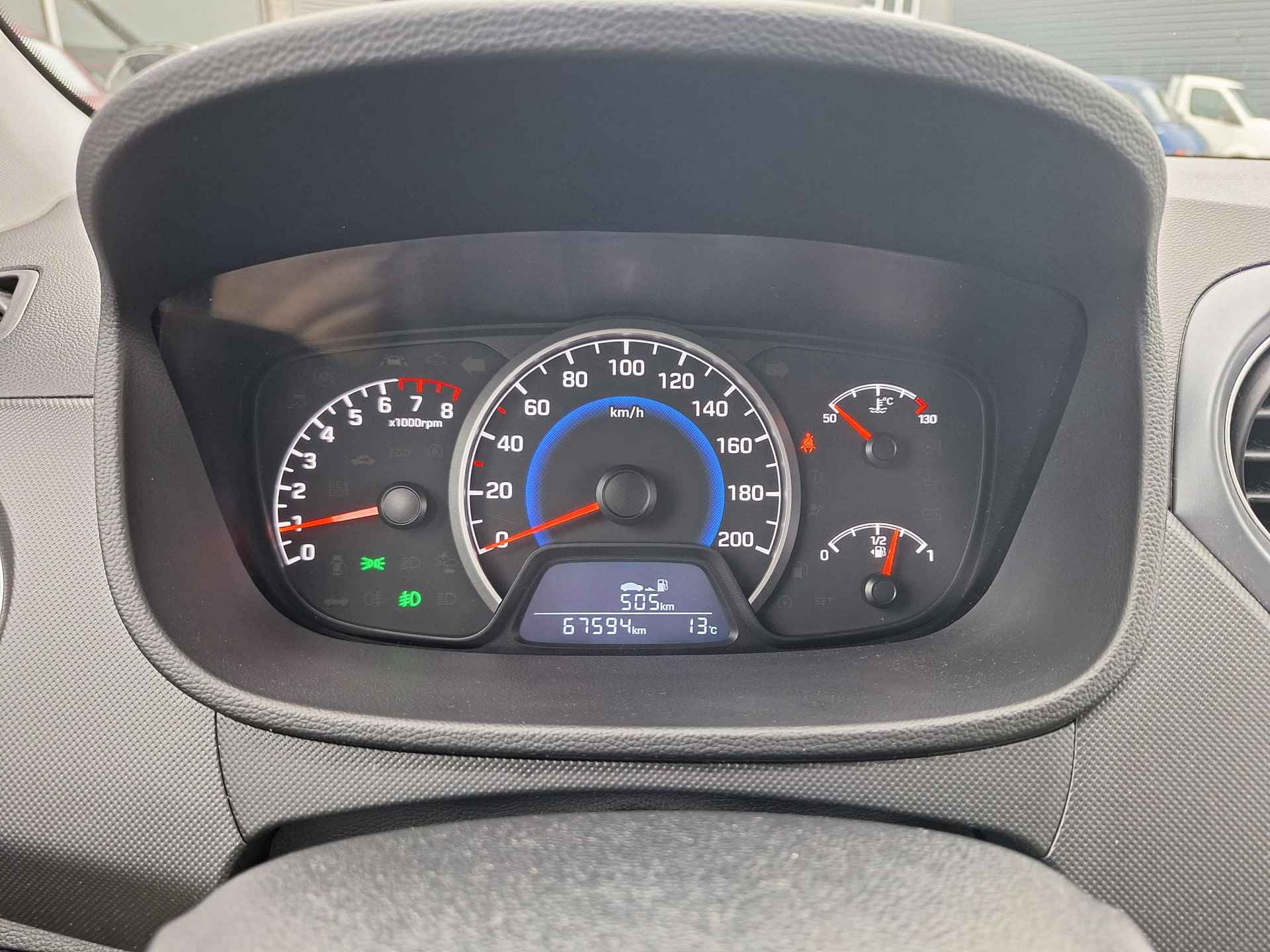 Hyundai i10 1.0i Comfort Navigator | Rijklaarprijs! | Navigatie | Airco | Cruise Control | Parkeersensoren | Mistlampen | All Season banden | Inclusief 36 mnd Garantie! | - 23/34