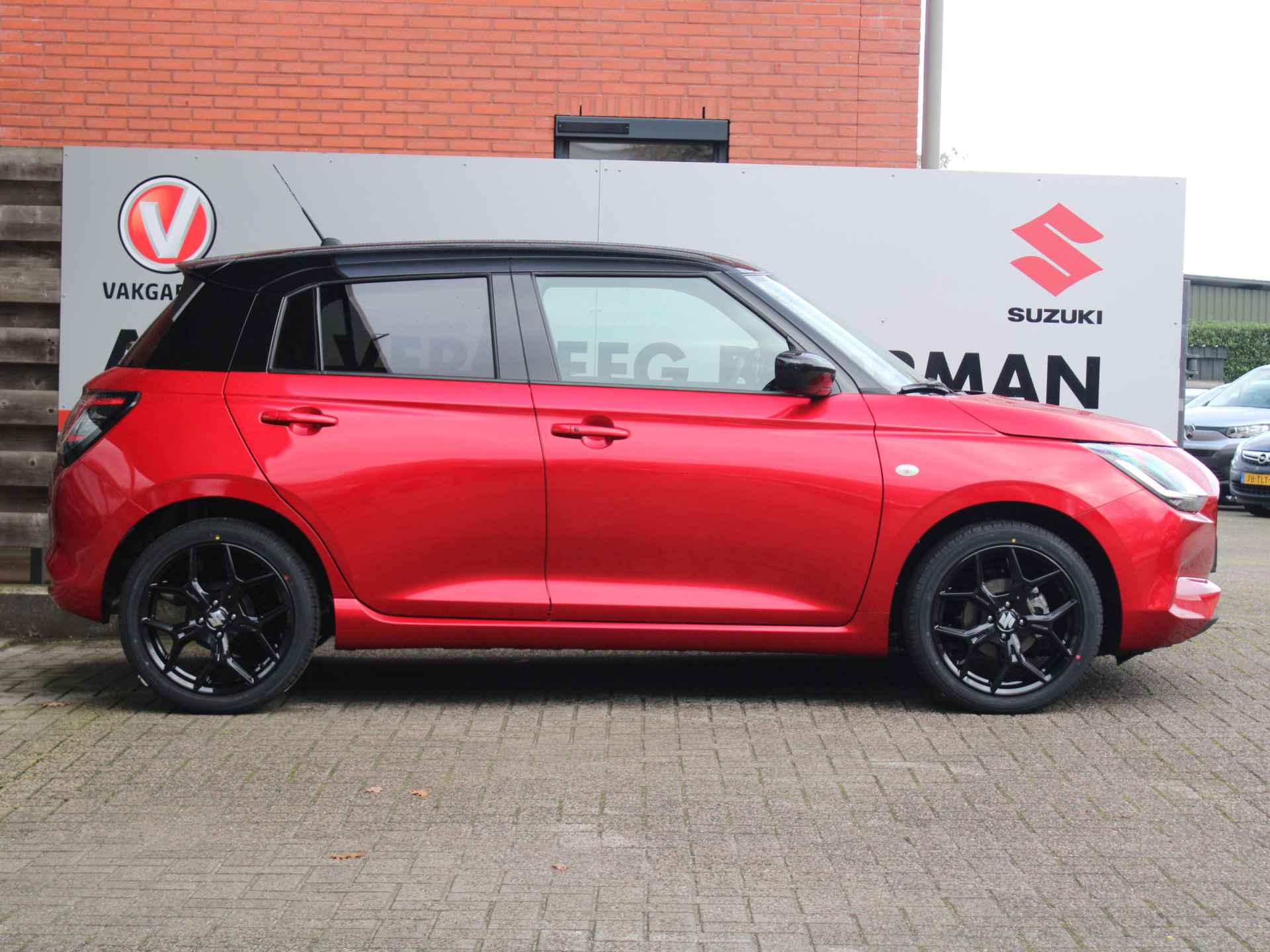 Suzuki Swift 1.2 Select Smart Hybrid Navigatie, Stoelverwarming, Achteruitrijcamera, Parkeersensoren, 17" Lichtmetalen Velgen - 16/35