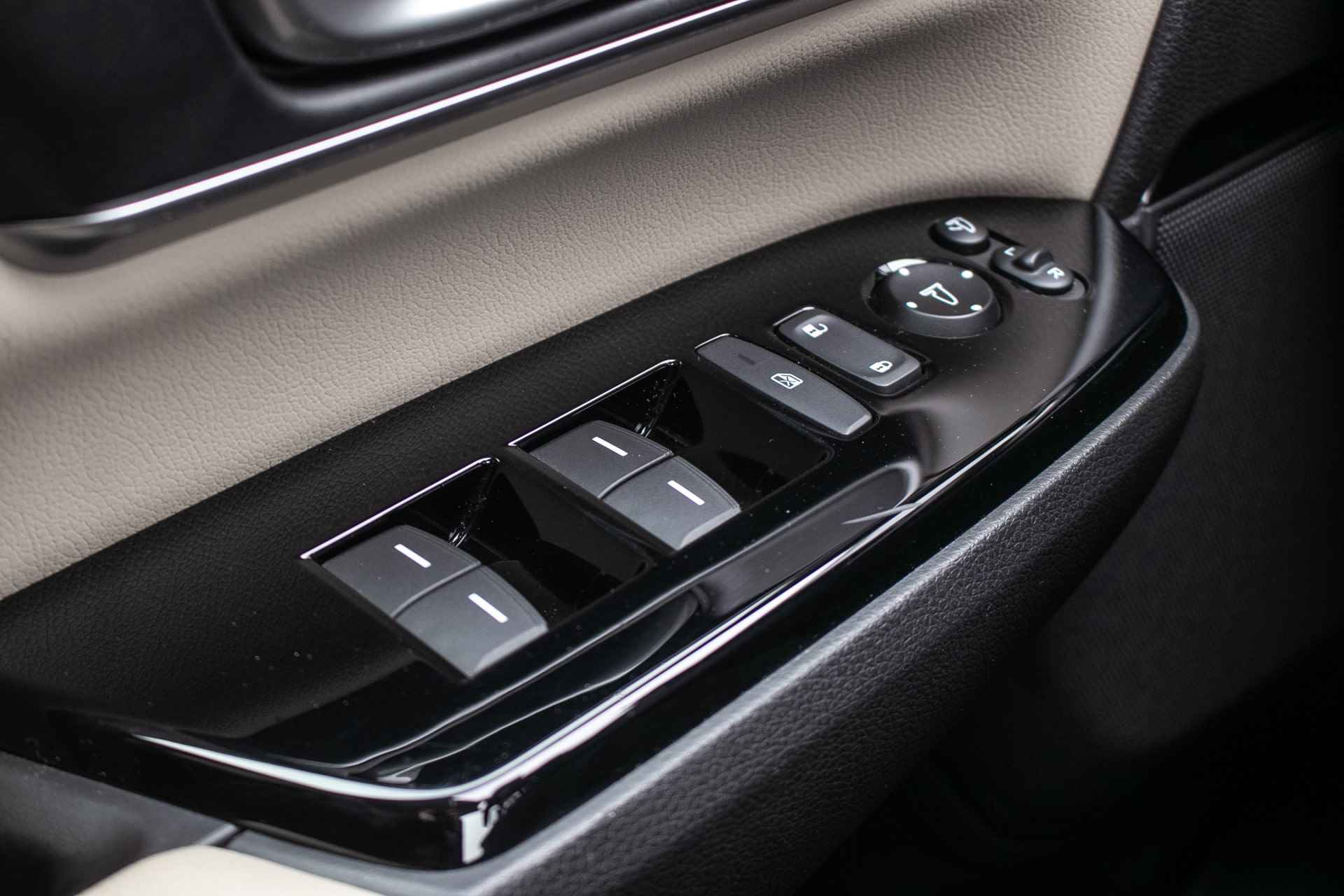 Honda CR-V 2.0 Hybrid Lifestyle automaat All-in rijklaarprijs | Beige Leder | Trekhaak | Dealer ond. | Dodehoeksens. - 39/45