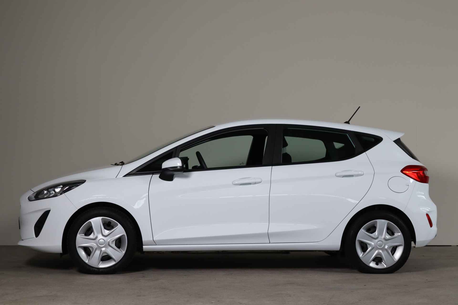 Ford Fiesta 1.1 Trend NL-Auto!! Apple Car-play I Navigatie I PDC -- A.S. ZONDAG OPEN VAN 11.00 T/M 15.30 -- - 4/30
