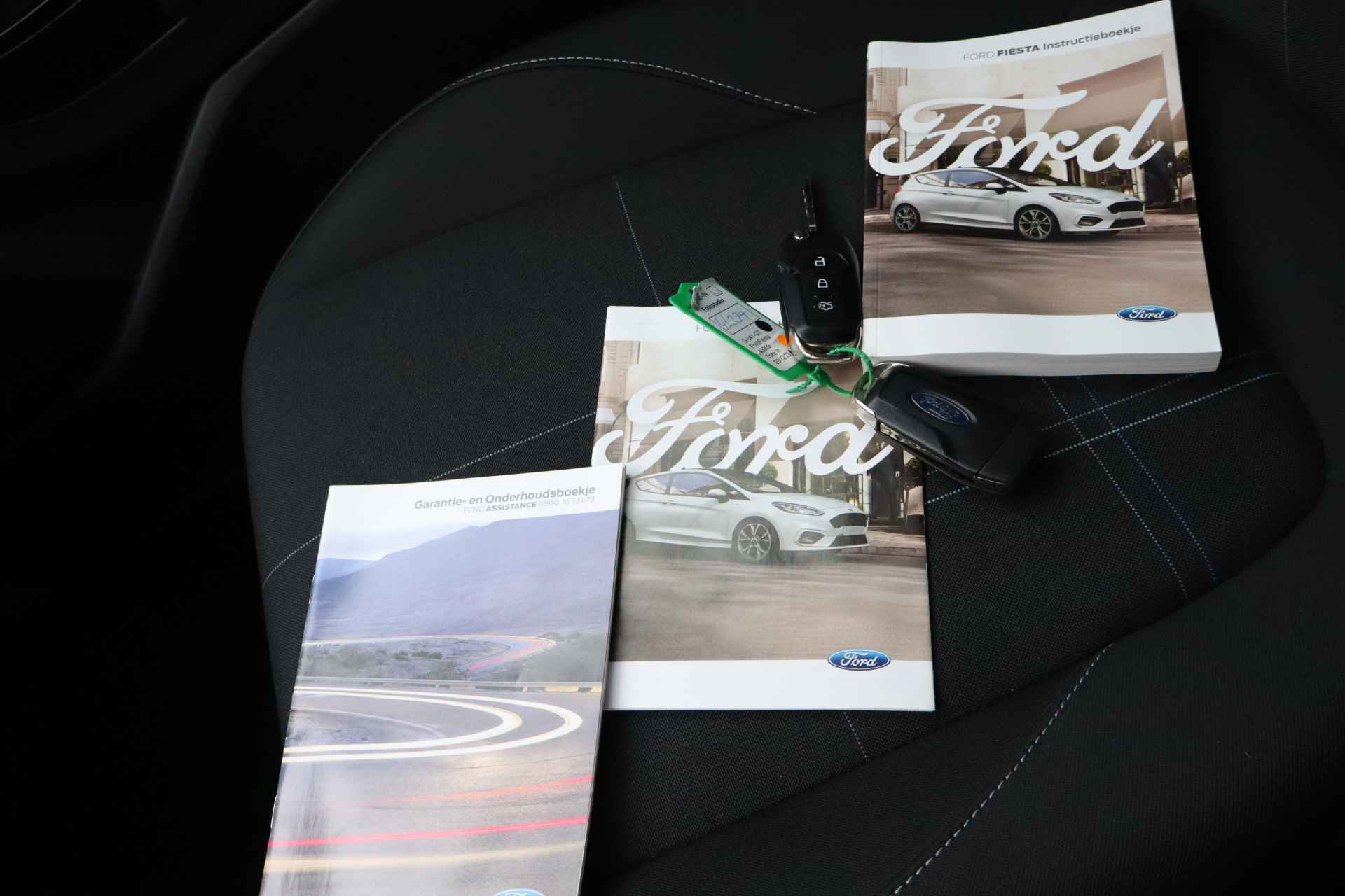 Ford Fiesta 1.1 Trend NL-Auto!! Apple Car-play I Navigatie I PDC -- A.S. ZONDAG OPEN VAN 11.00 T/M 15.30 -- - 7/30