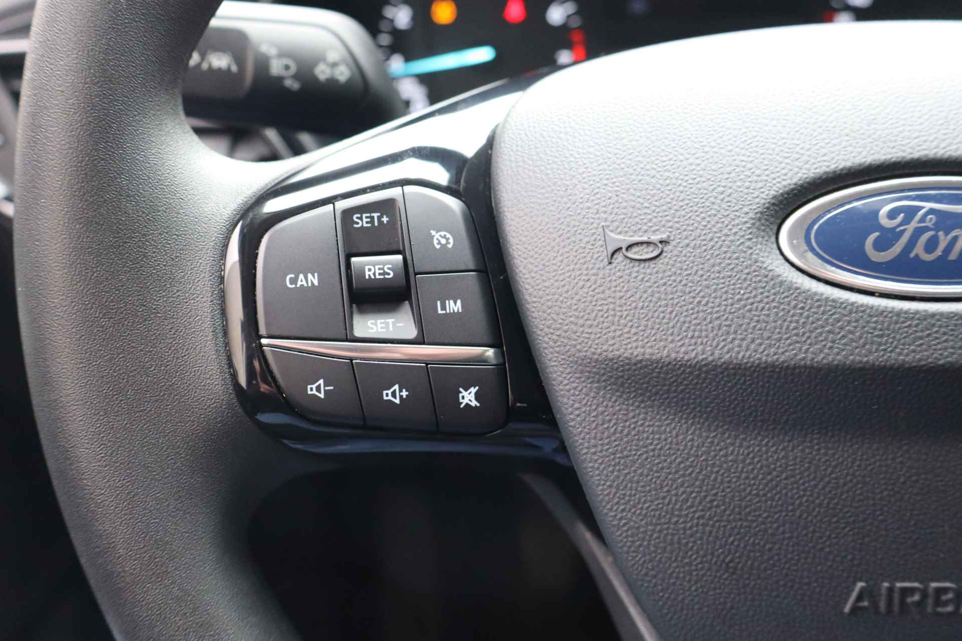 Ford Fiesta 1.1 Trend NL-Auto!! Apple Car-play I Navigatie I PDC -- 2de Pinksterdag open van 11.00 t/m 15.30 uur -- - 17/30