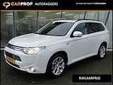 Mitsubishi Outlander 2.0 PHEV Instyle Nieuwe Accu & All-season! Leer | Schuifdak | Trekhaak