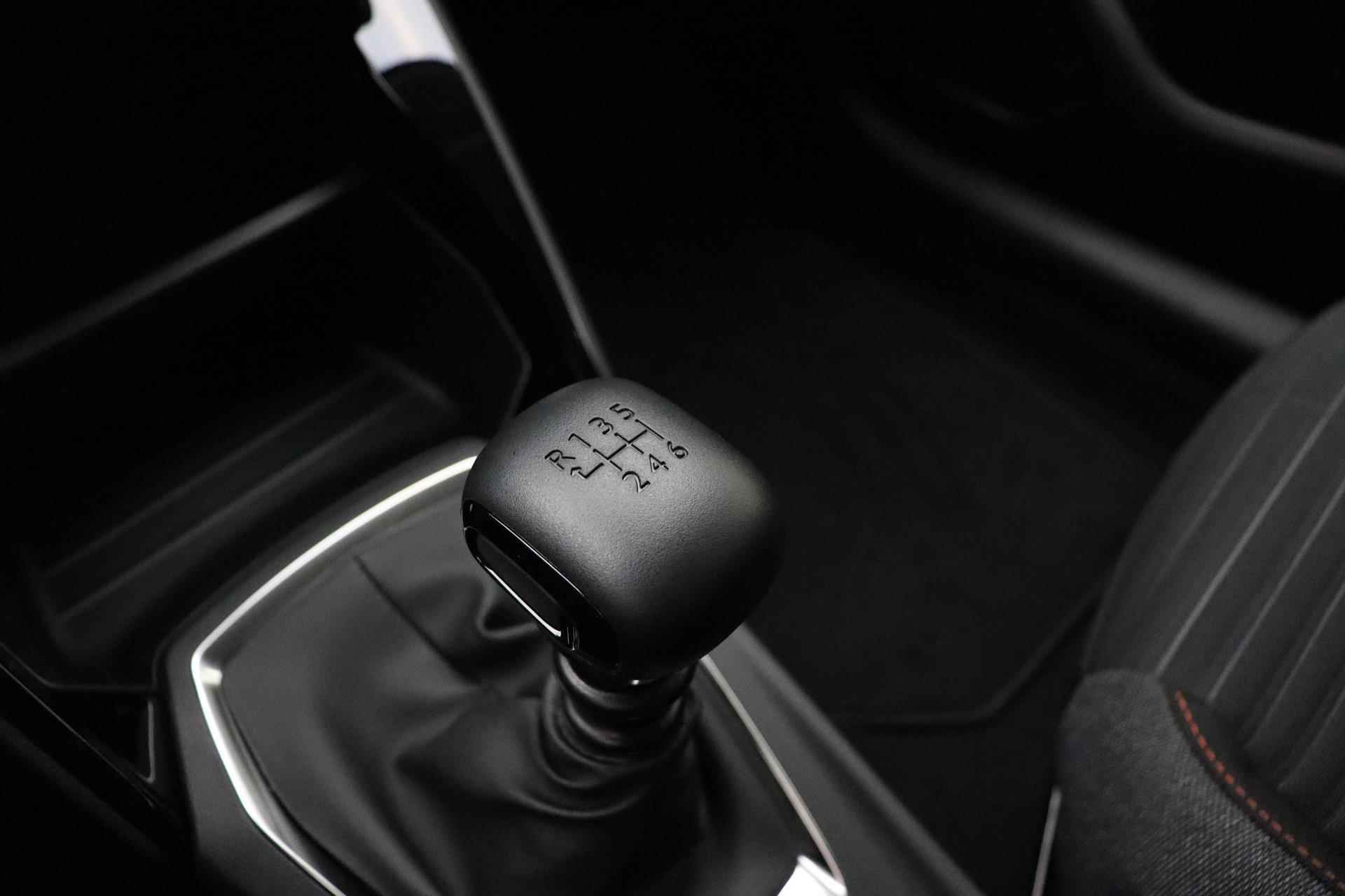 Peugeot 208 1.2 PureTech Active Pack | Navigatie | Airco & Cruise Control | Parkeersensoren | Telefoon Voorbereiding | Apple Carplay & Android Auto | - 24/34