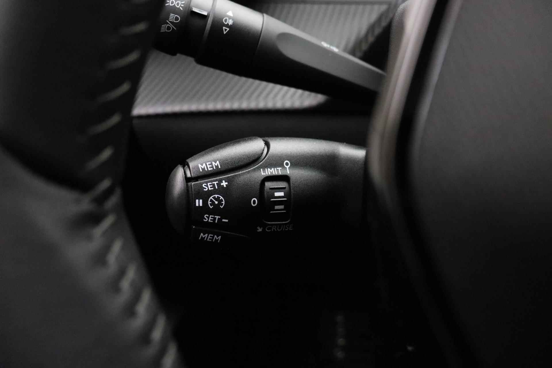 Peugeot 208 1.2 PureTech Active Pack | Navigatie | Airco & Cruise Control | Parkeersensoren | Telefoon Voorbereiding | Apple Carplay & Android Auto | - 25/34
