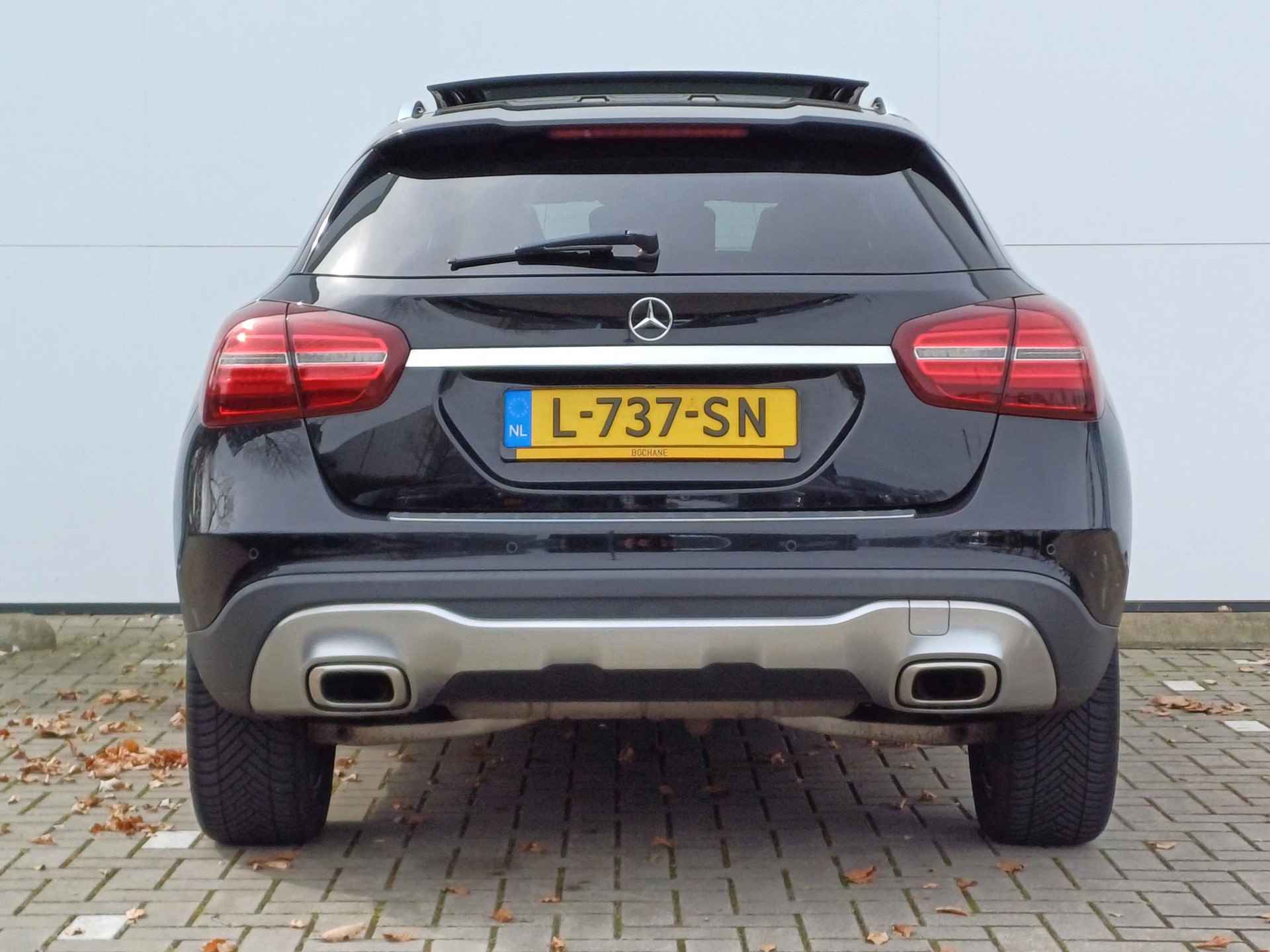 Mercedes-Benz GLA-klasse 180 Sport Edition Premium Plus Half Leder / Automaat / Navigatie / Panoramadak / Climate Control / LED / AMG-Styling - 6/47